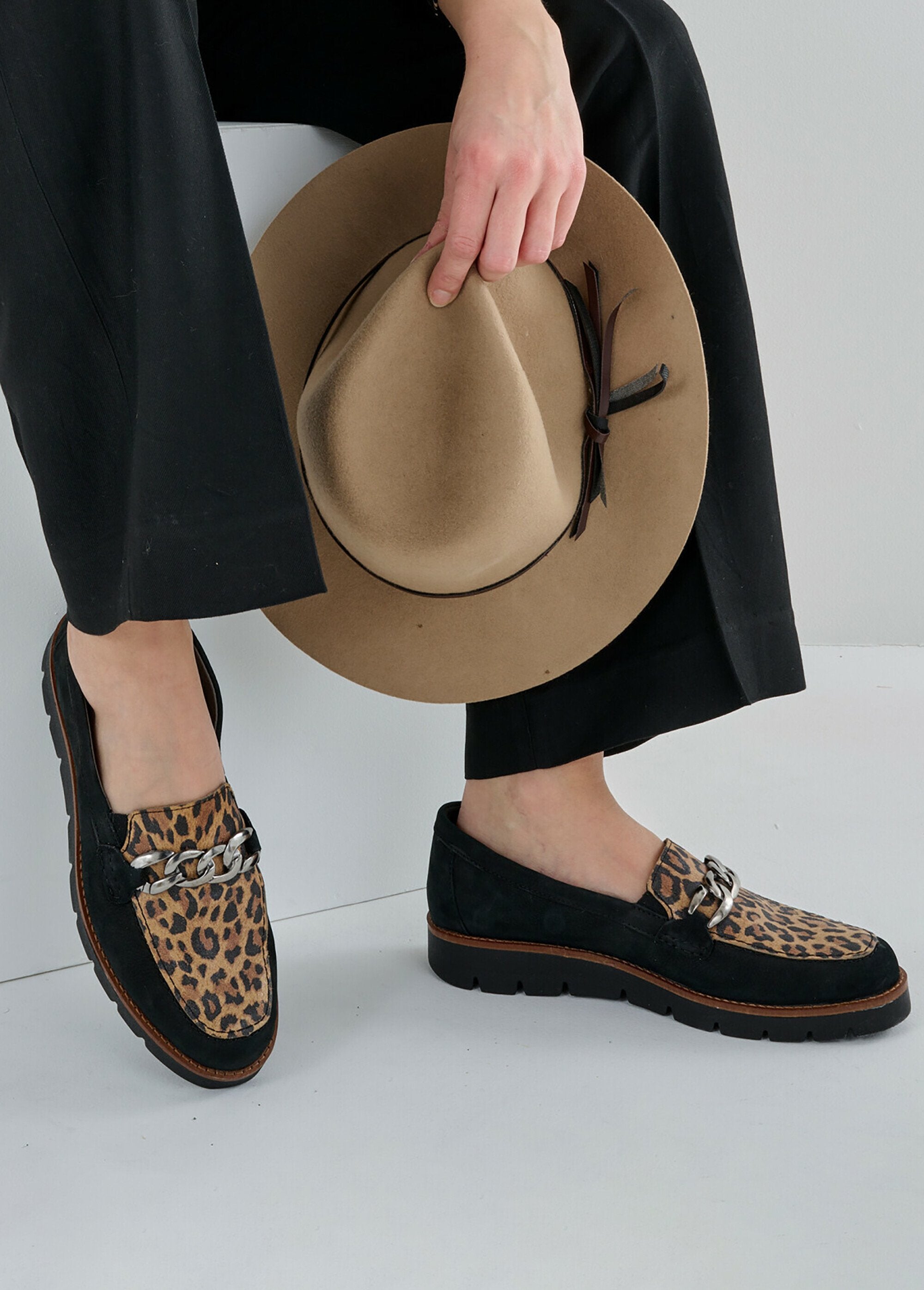 Mocasines_cadena_eslabones_piel_ancho_ancho_Leopardo_SF1_slim