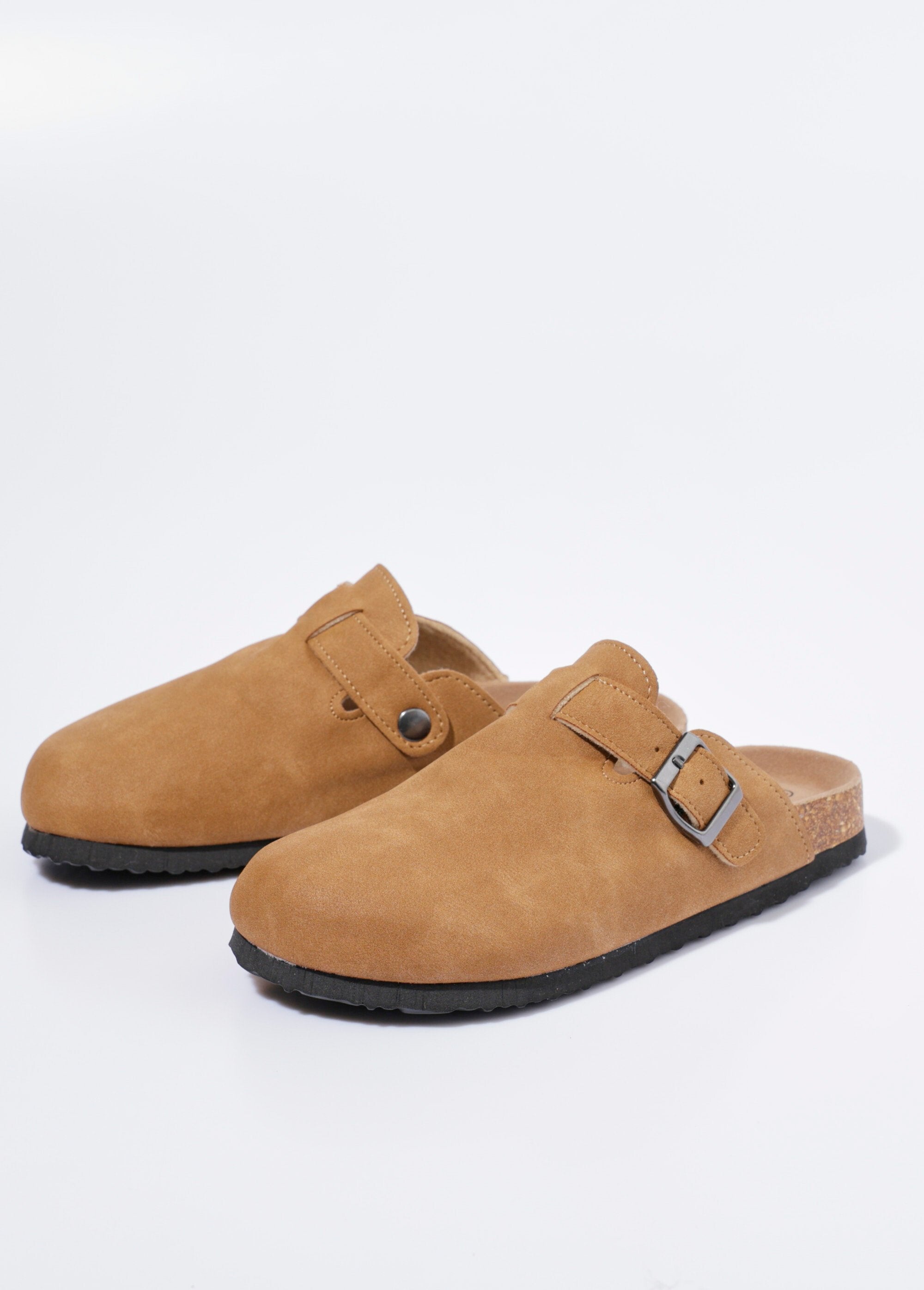 Mules_con_hebilla_y_suela_anatómica_camello_DE1_slim