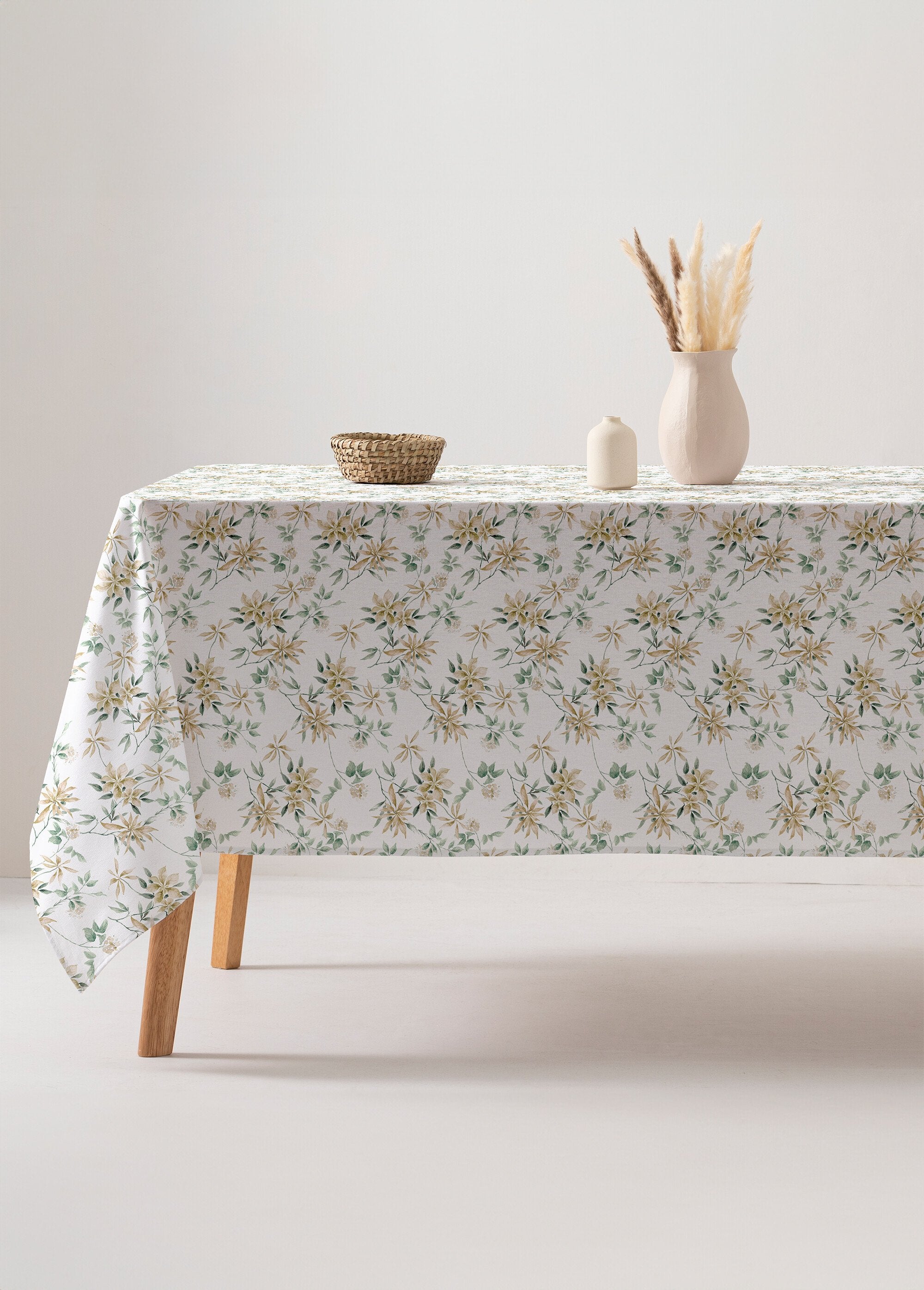 Mantel_antimanchas_con_estampado_de_hojas_Estampado_verde_DE4_slim