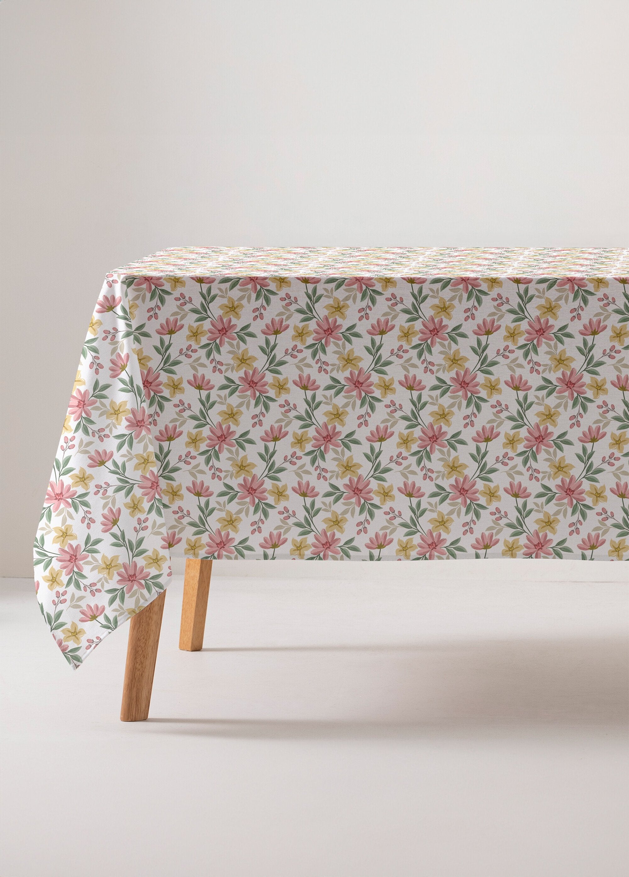 Mantel_antimanchas_con_estampado_floral_Estampado_rosa_FA1_slim