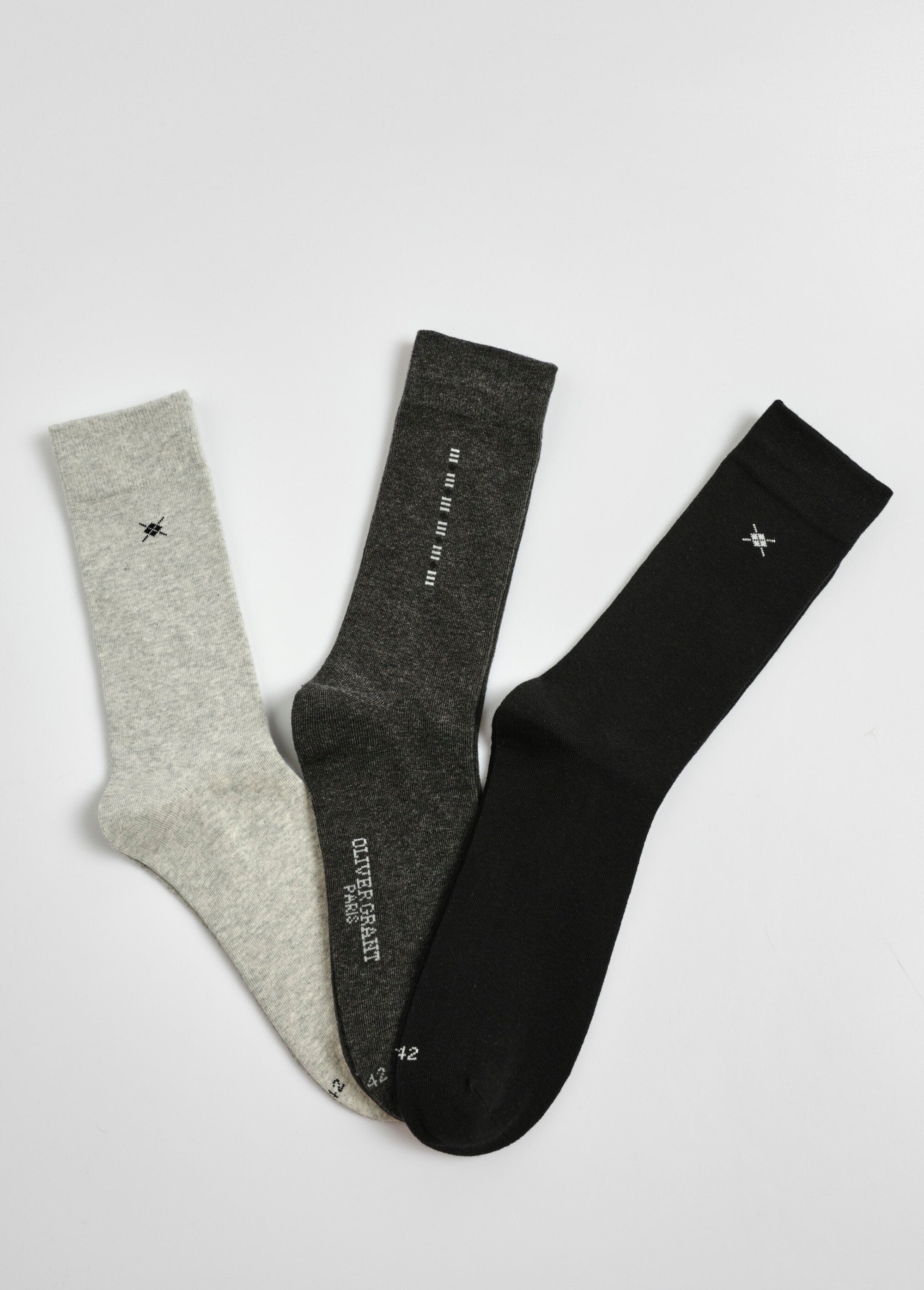 Par_de_calcetines_con_pequeños_estampados_Negro_a_juego_FA1_slim