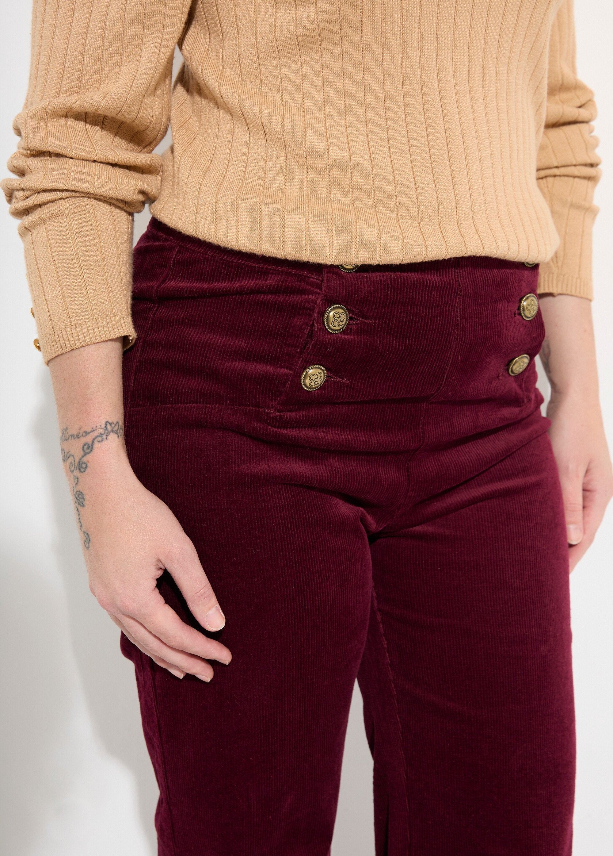Pantalon_à_pont_en_velours_coupe_flare_Bordeaux_DE1_slim