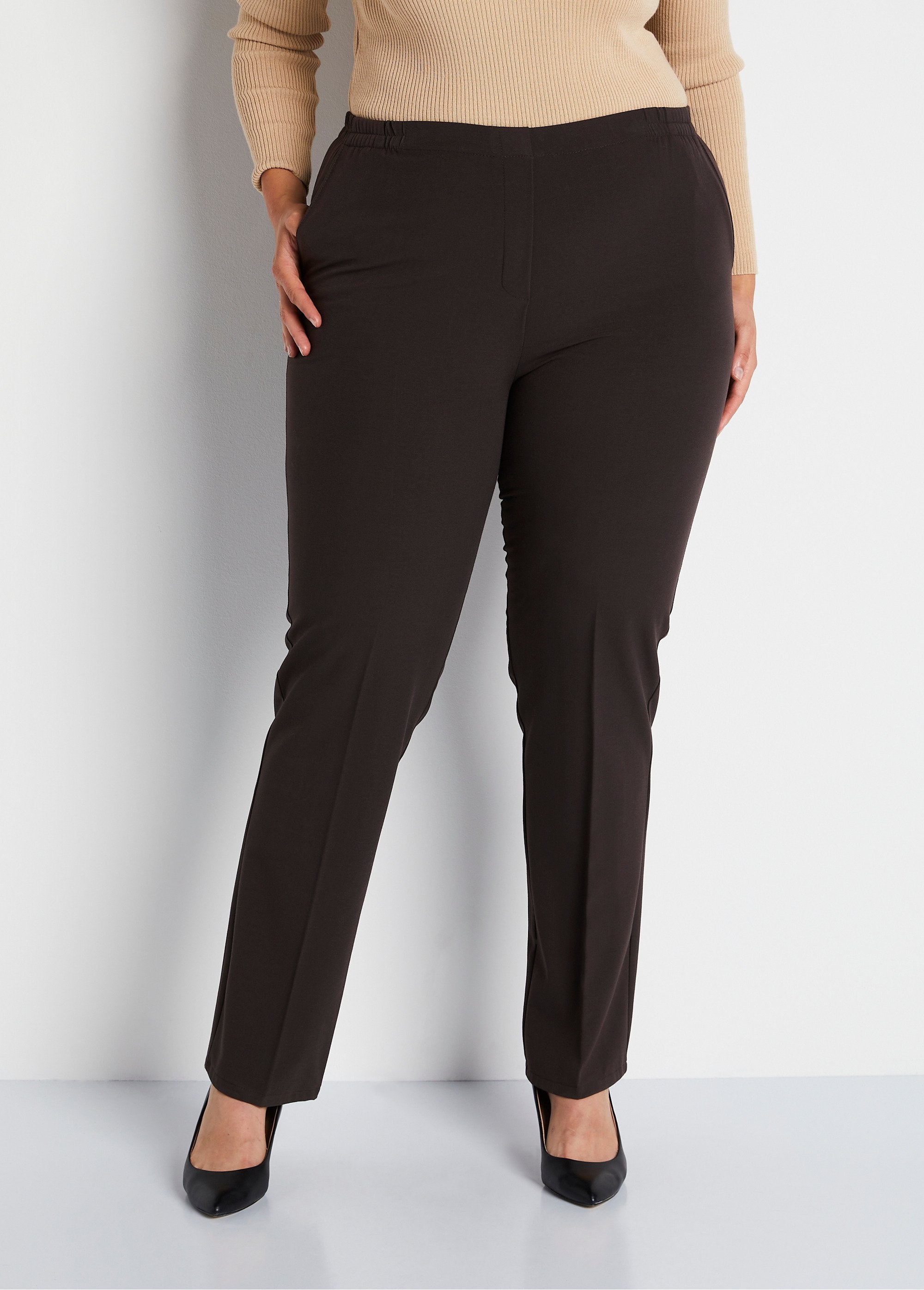 Pantalón_recto_con_cintura_semielástica_Castaño_FA1_curvy