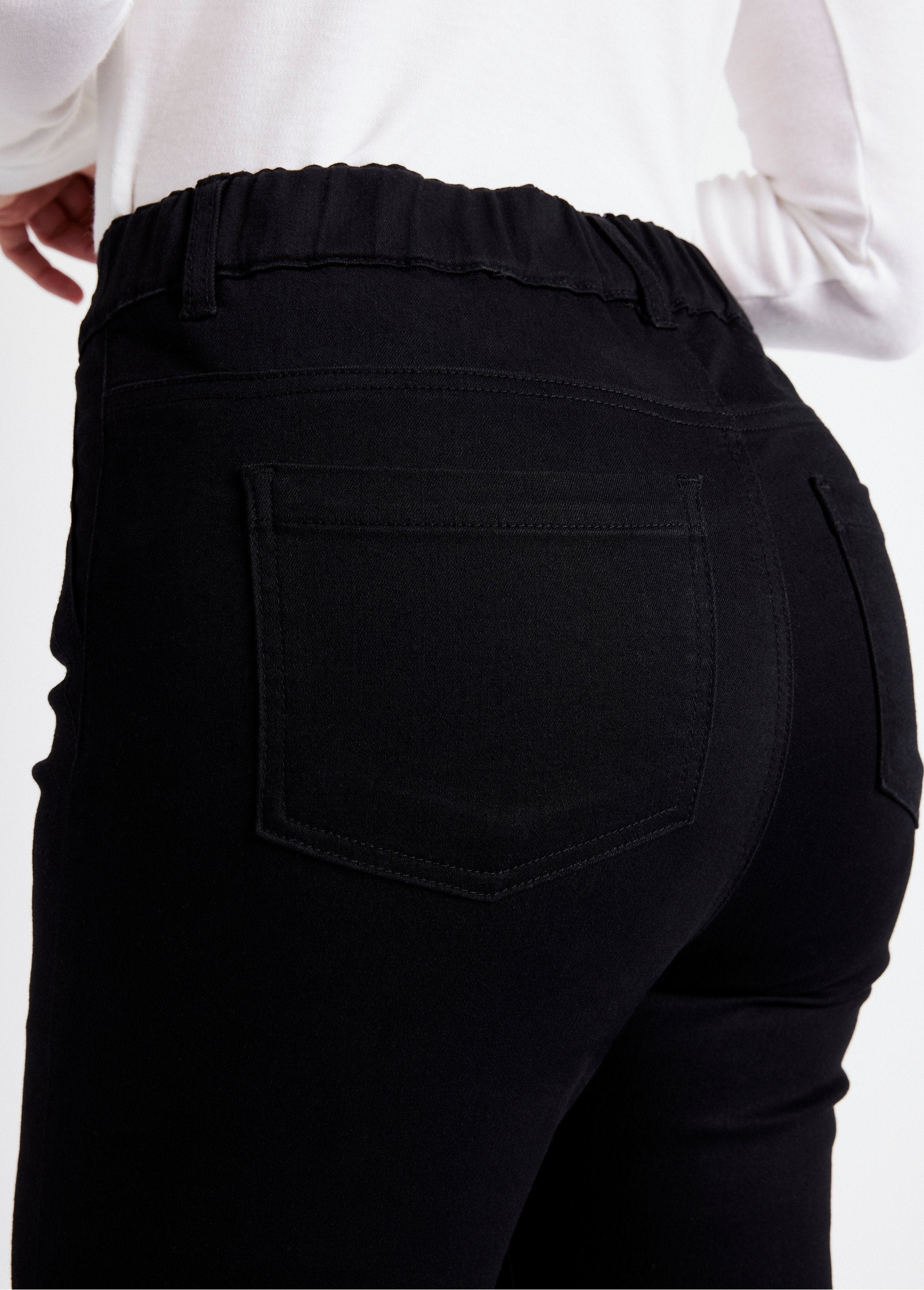 Pantalón_jegging_de_denim_elástico_con_vientre_plano_Negro_DE2_slim