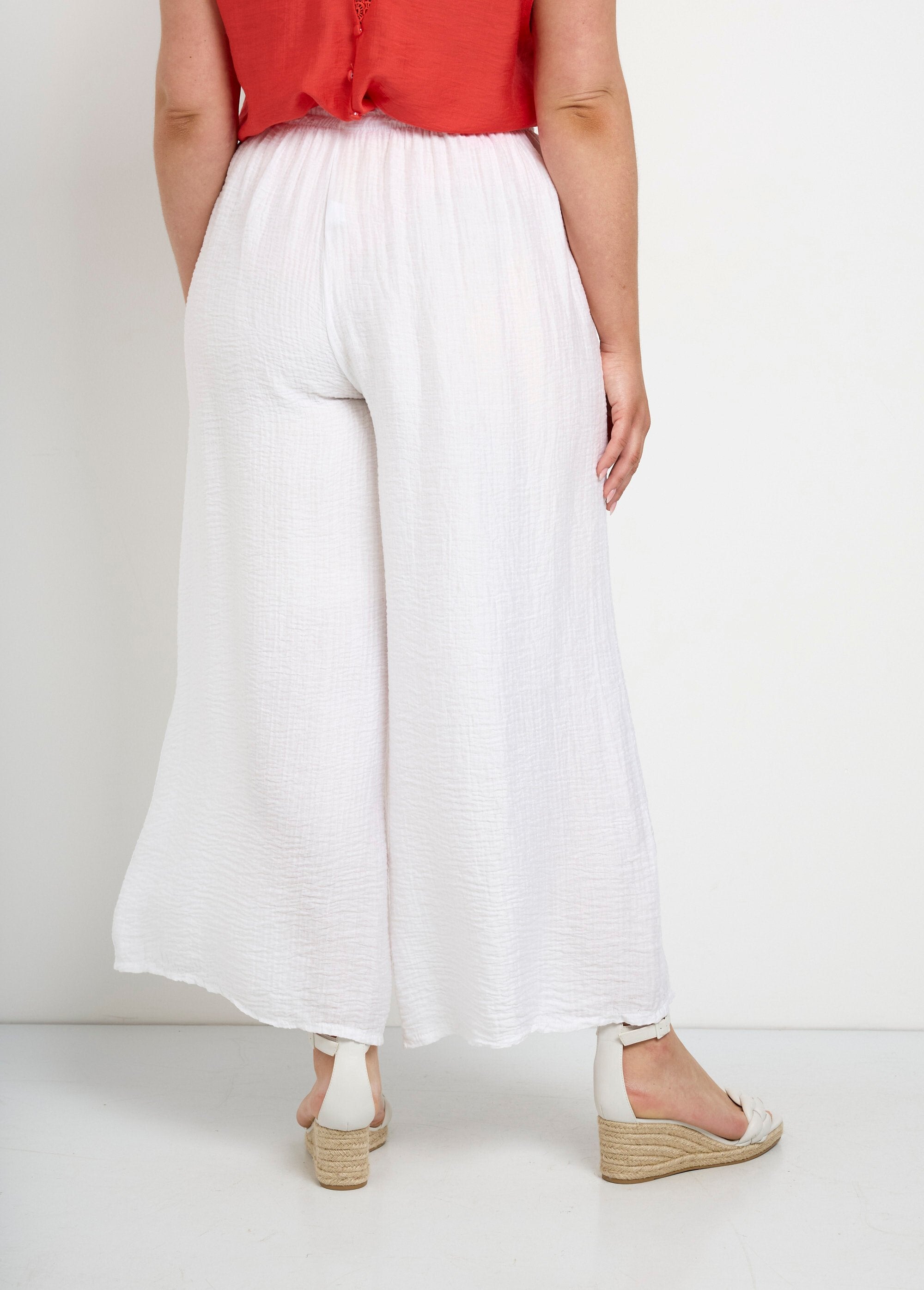 Pantalones_anchos_y_fluidos_de_lyocell_Blanco,_Blanca_DO1_curvy