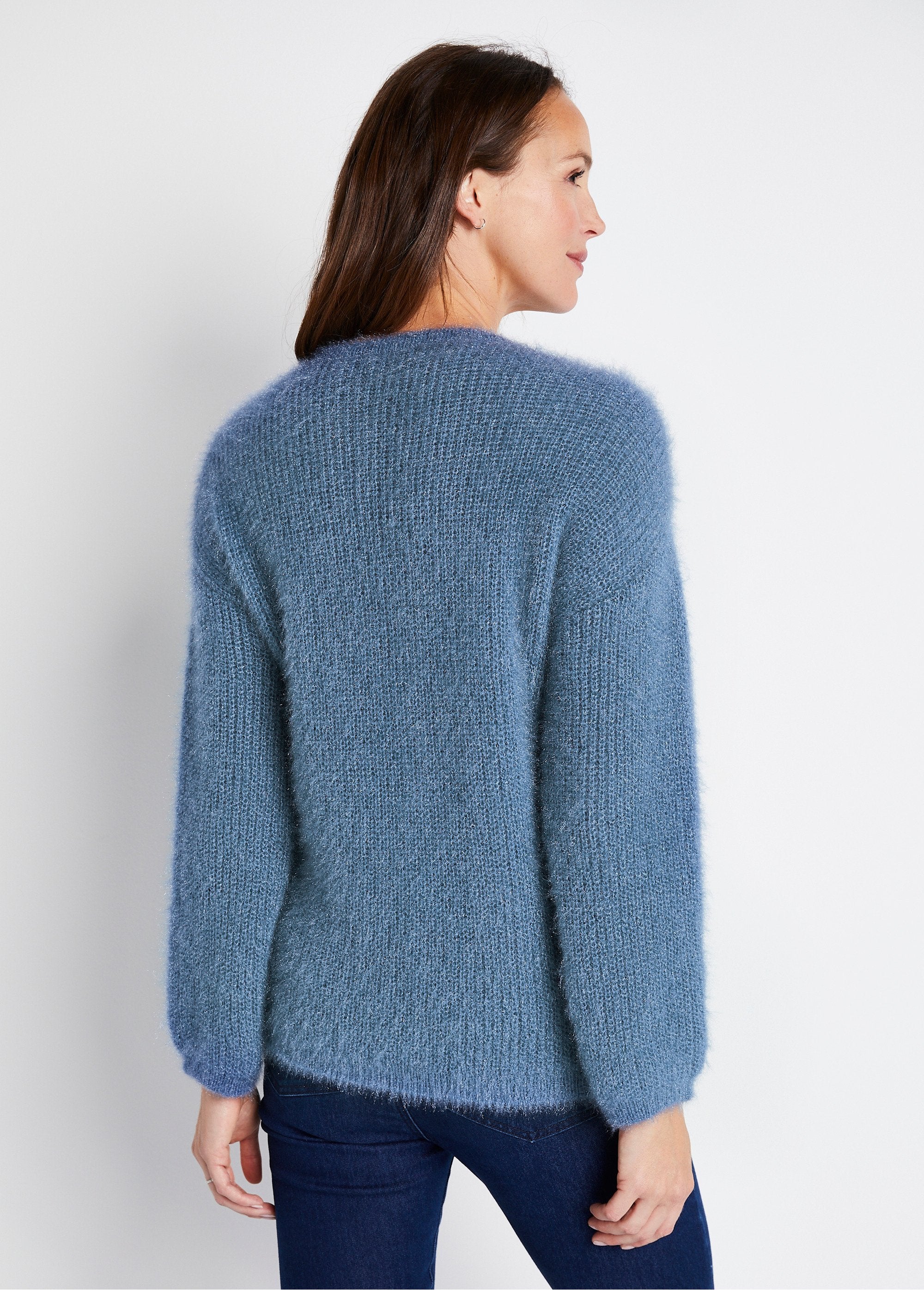 Jersey_de_punto_peludo_con_bloques_de_color_suave_Azul_y_crudo_DO1_slim
