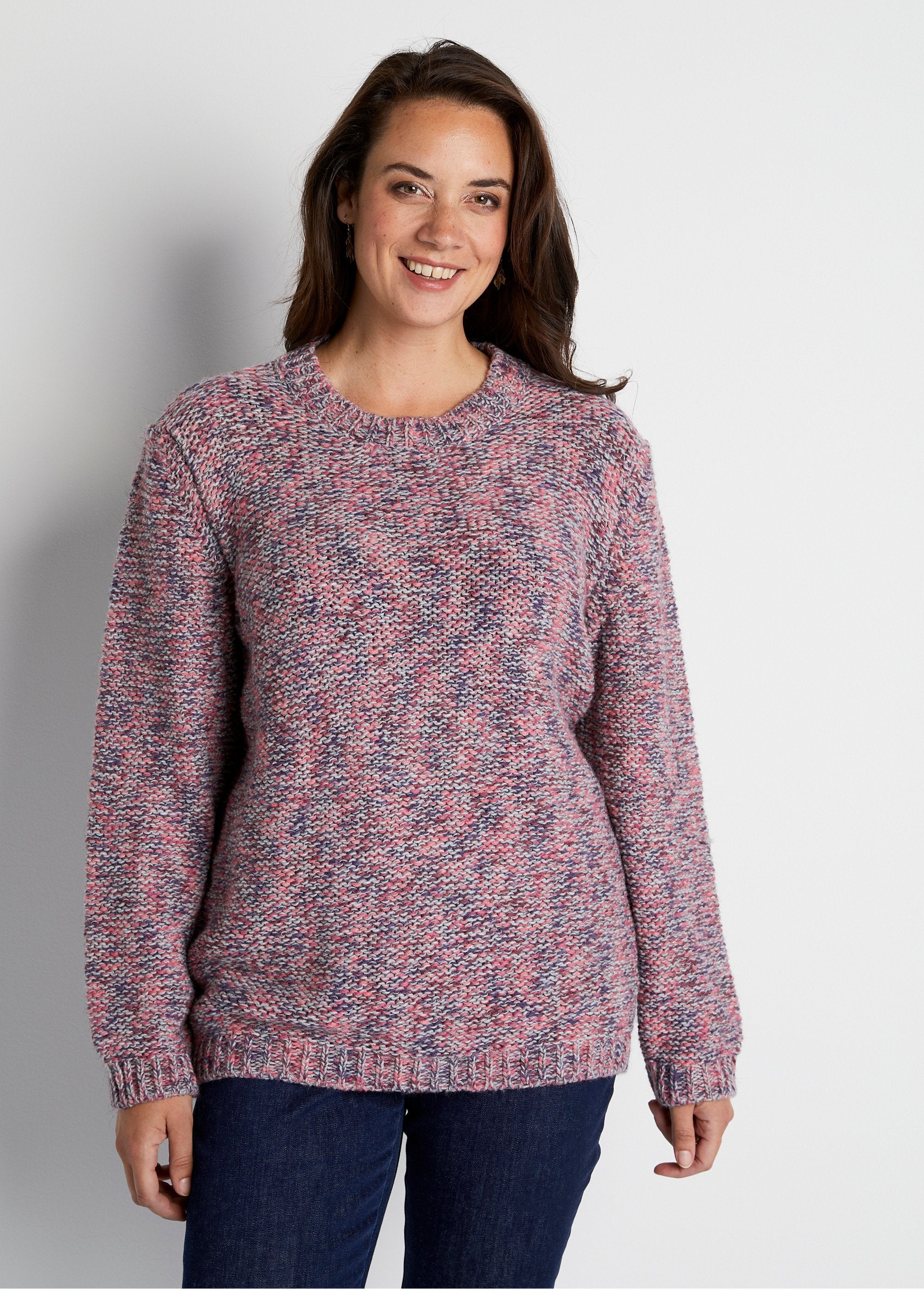 Jersey_mouliné_de_lana_y_alpaca_con_cuello_redondo_rosa_y_gris_FA1_curvy