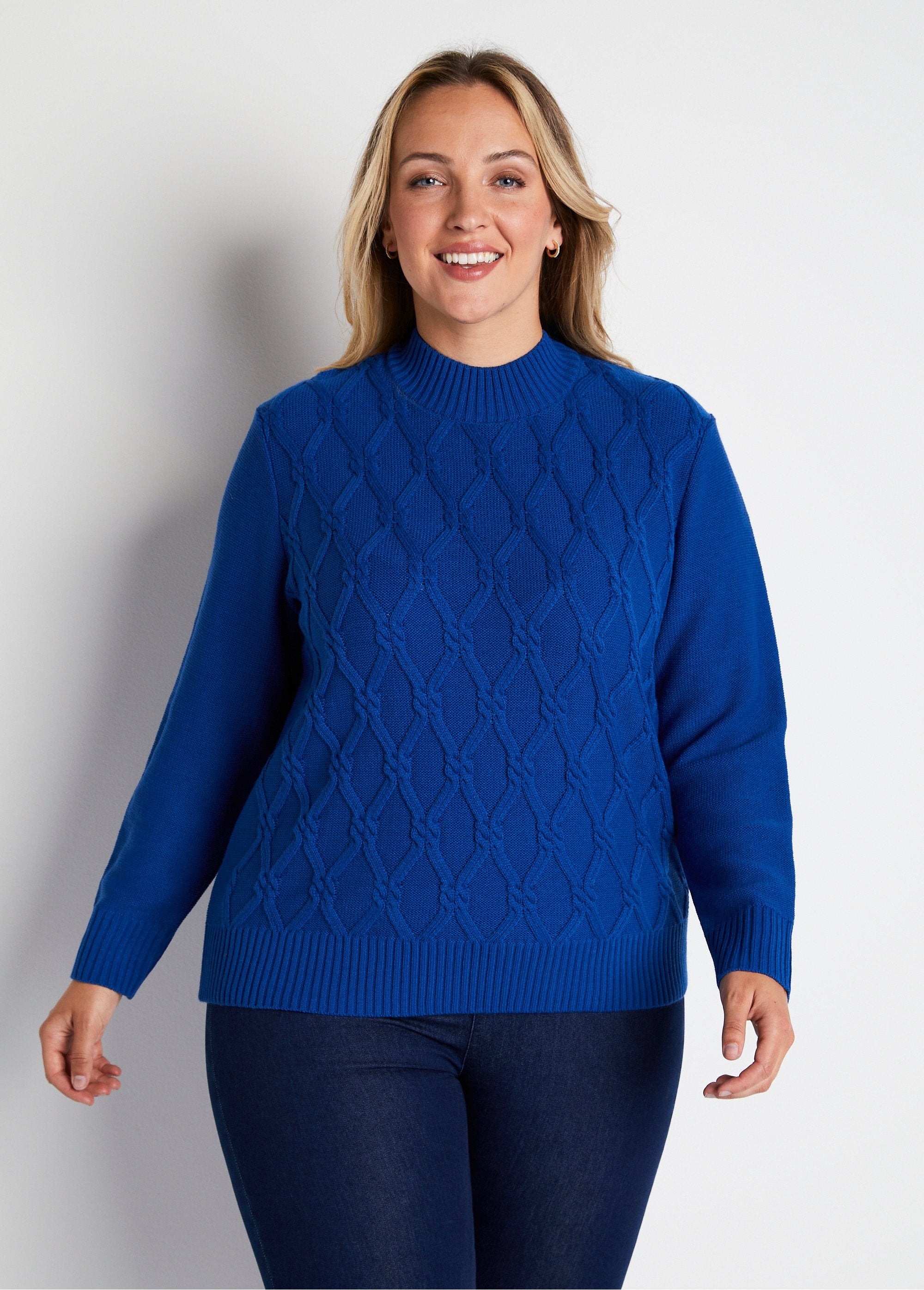 Jersey_de_punto_liso_con_cuello_alto_azul_duro_FA1_curvy