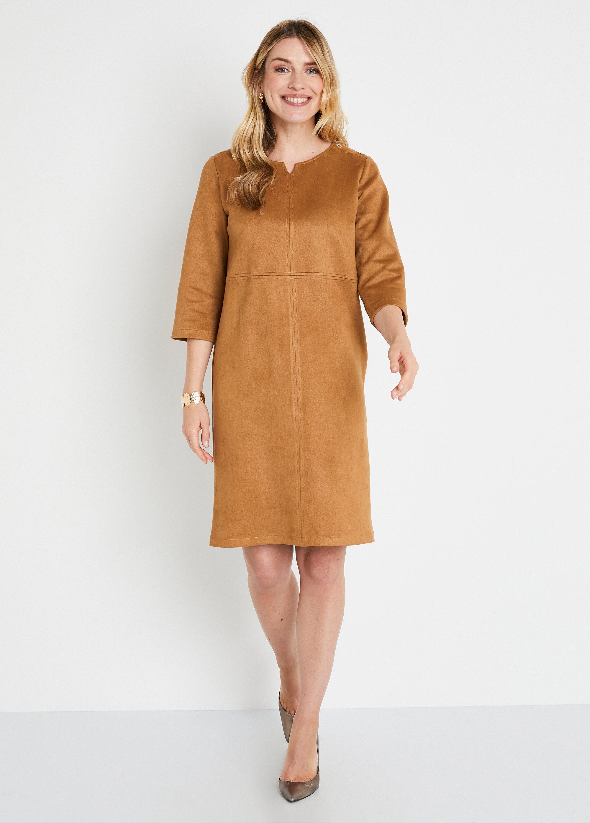 Vestido_corto_completo_en_ante_liso_Camel_FA1_slim