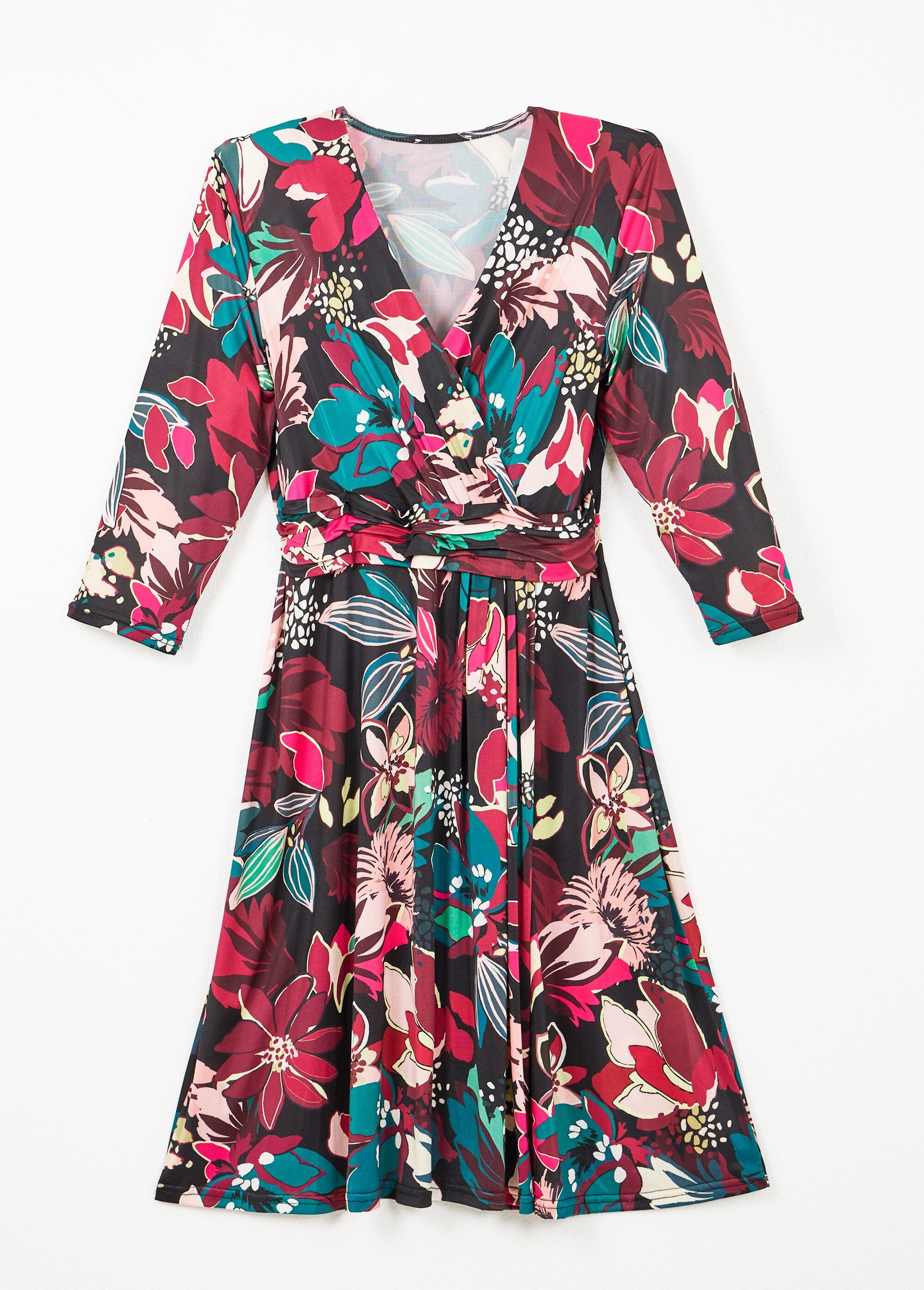 Vestido_corto_cruzado_con_vuelo_y_estampado_floral_Estampado_fucsia_AP1_slim