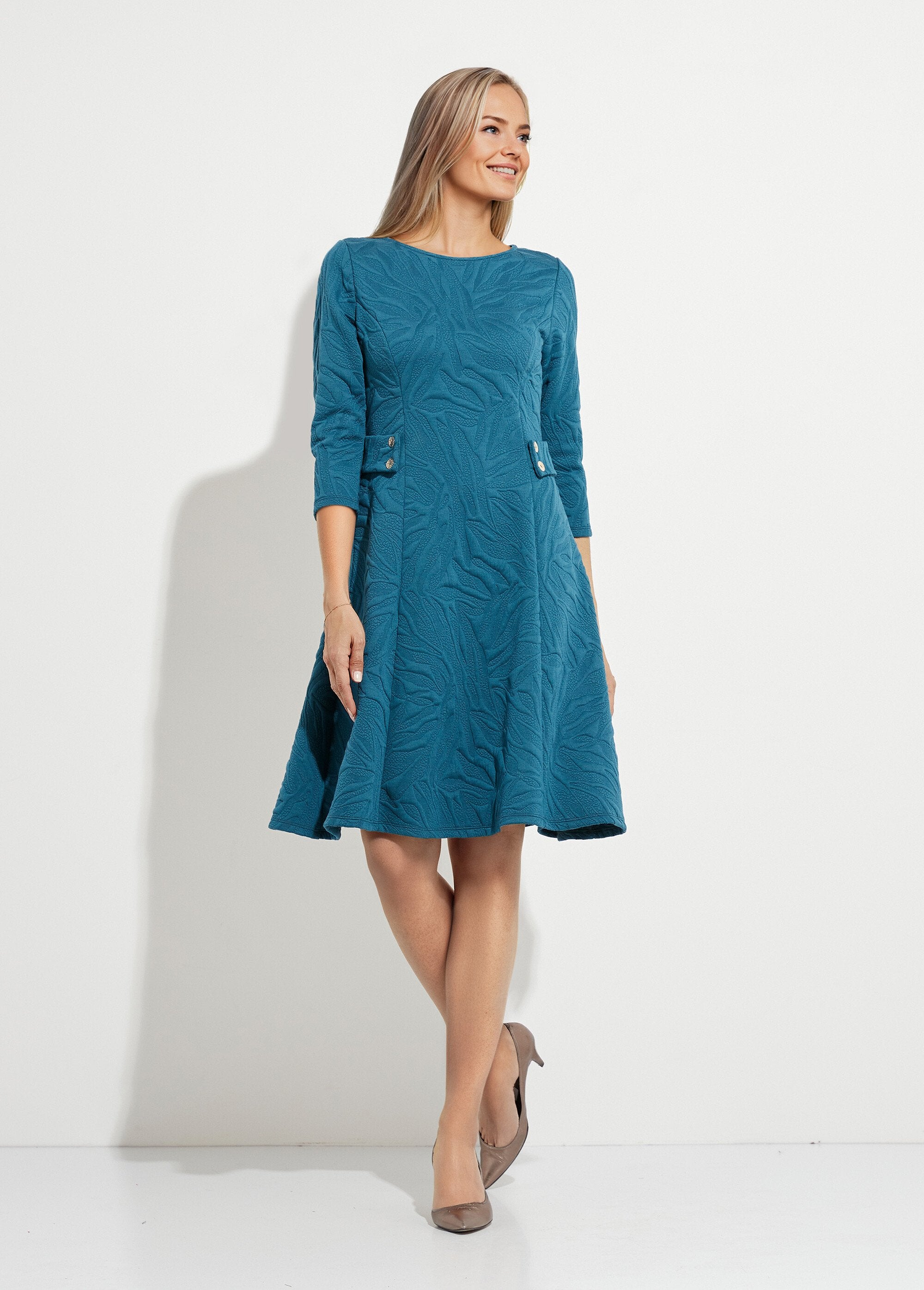 Robe_courte_galbée_jacquard_reliefé_Bleu_canard_FA1_slim