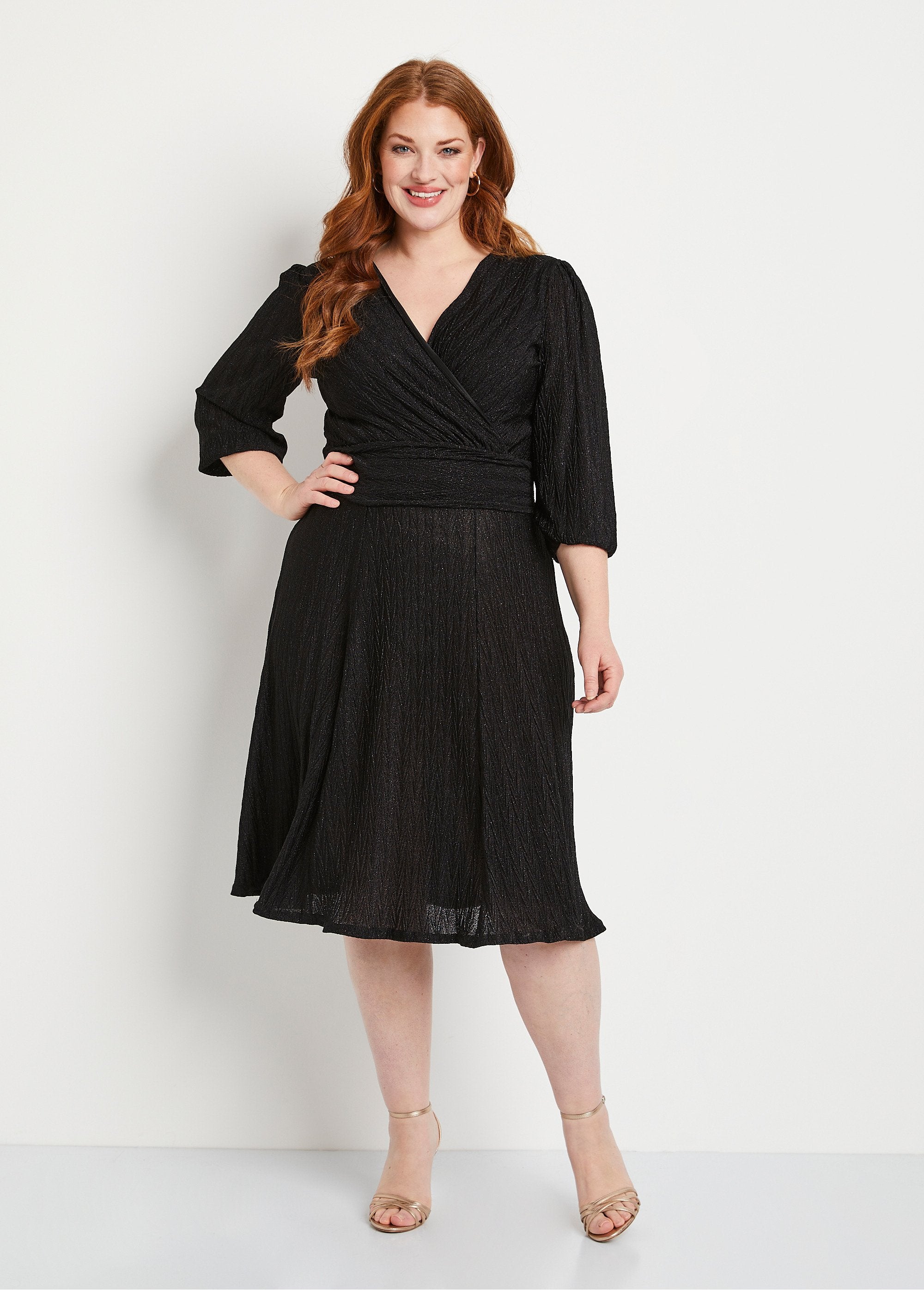 Vestido_corto_cruzado_con_lentejuelas_Negro_FA1_curvy