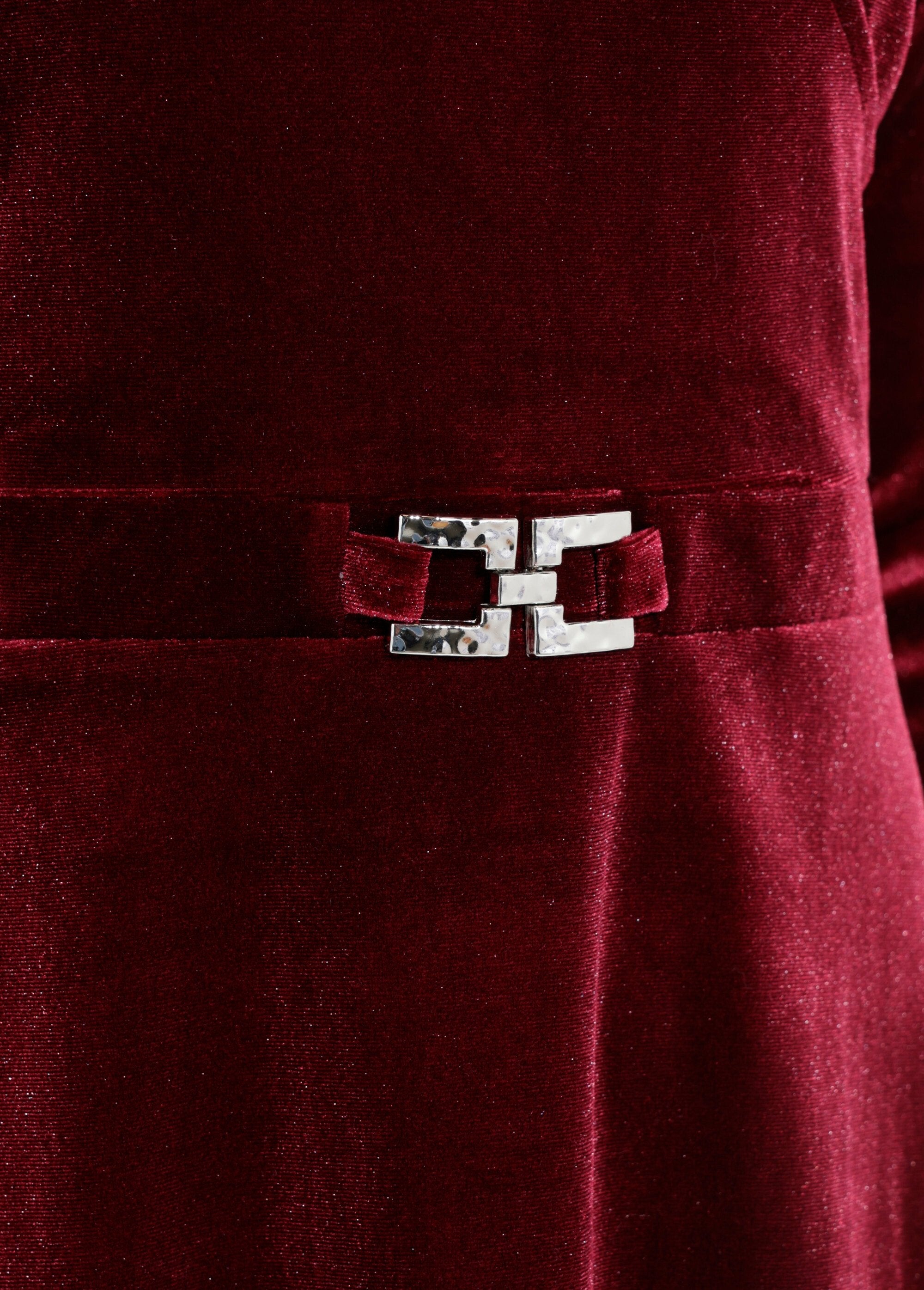 elegante_vestido_de_terciopelo_con_escote_redondo_Burdeos_DE2_slim