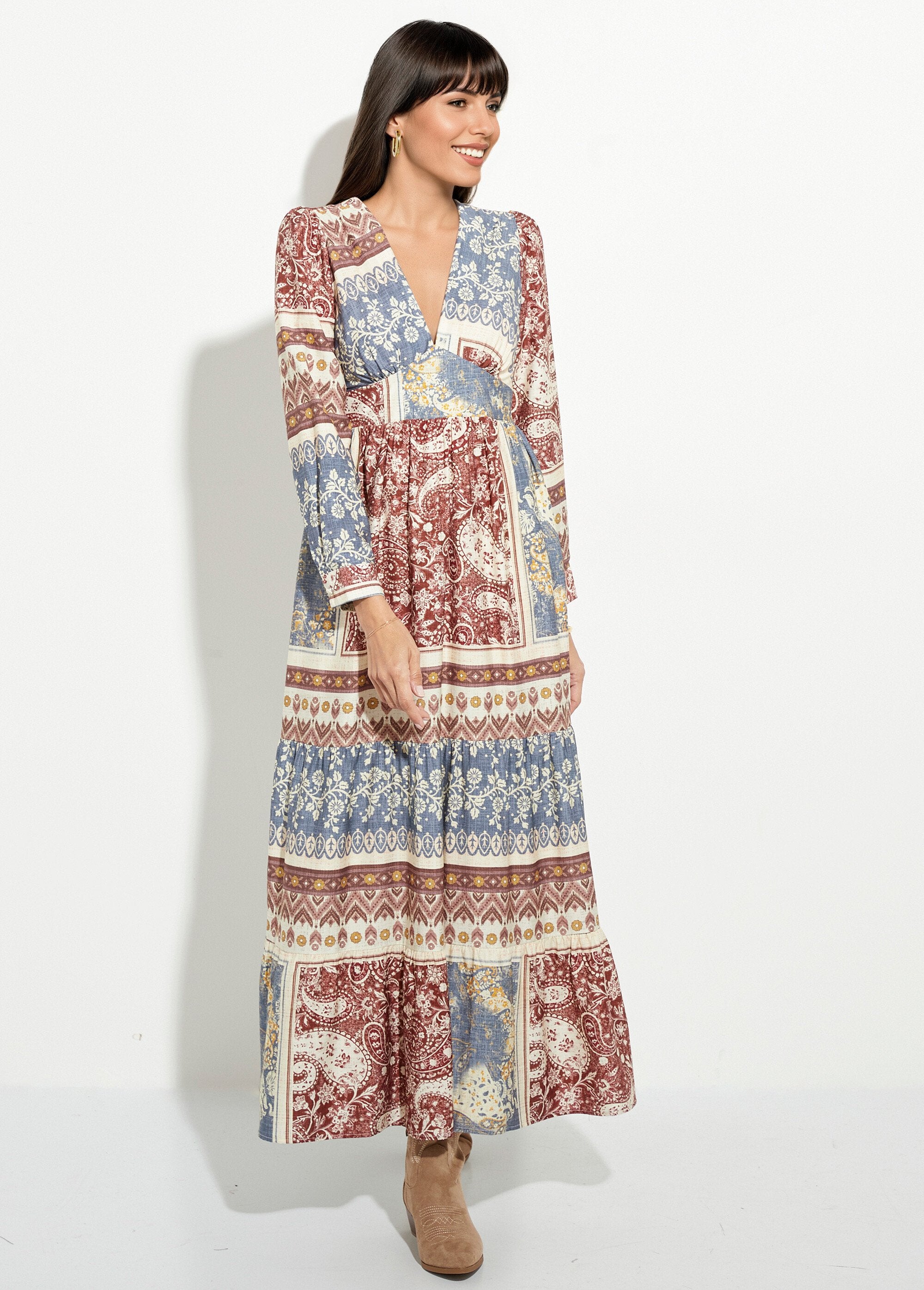 Vestido_largo_escalonado_con_patrón_de_patchwork_Azul_y_beige_FA1_slim