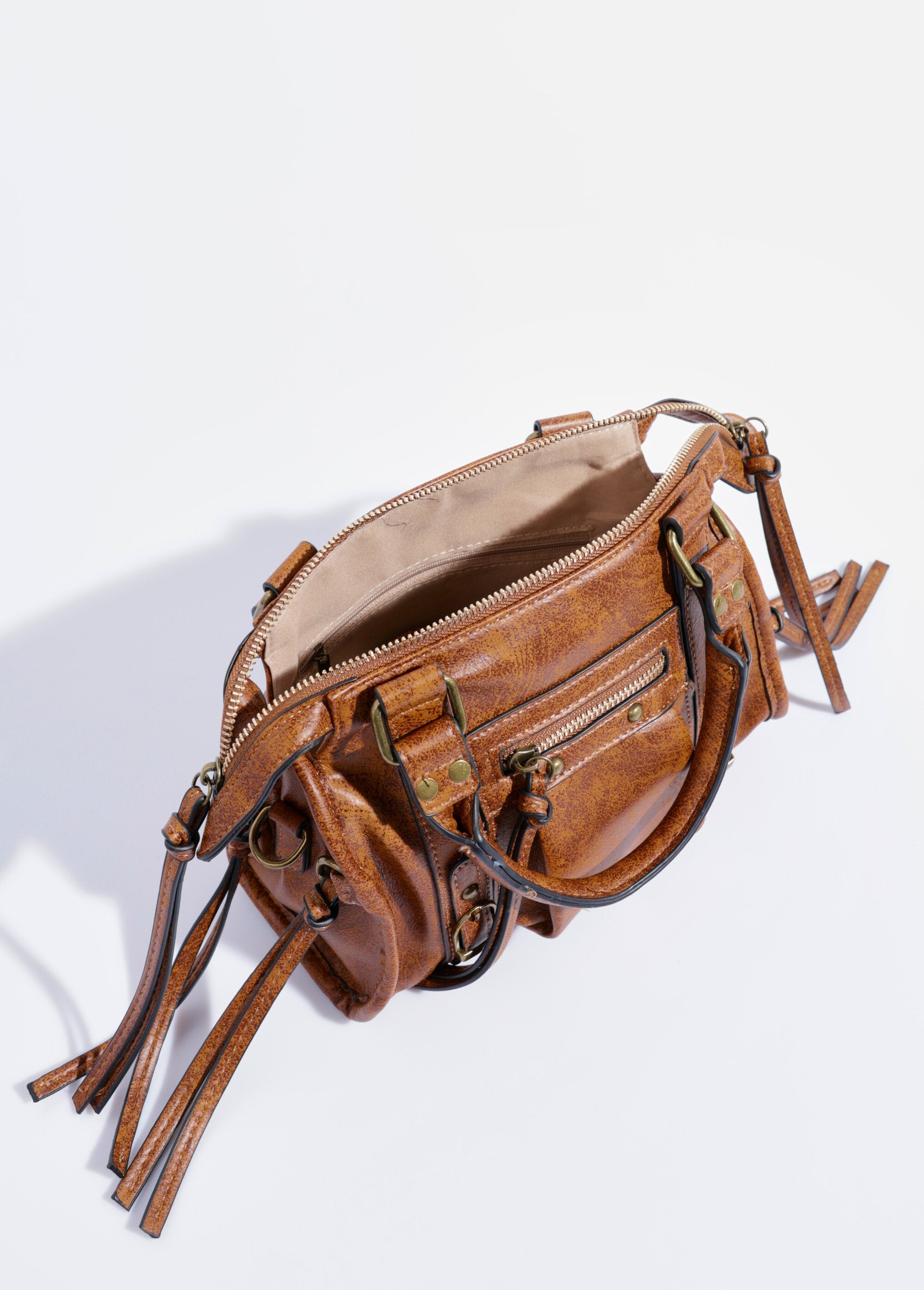 Bolso_de_mano_multieslabones_de_metal_envejecido_camello_DE1_slim