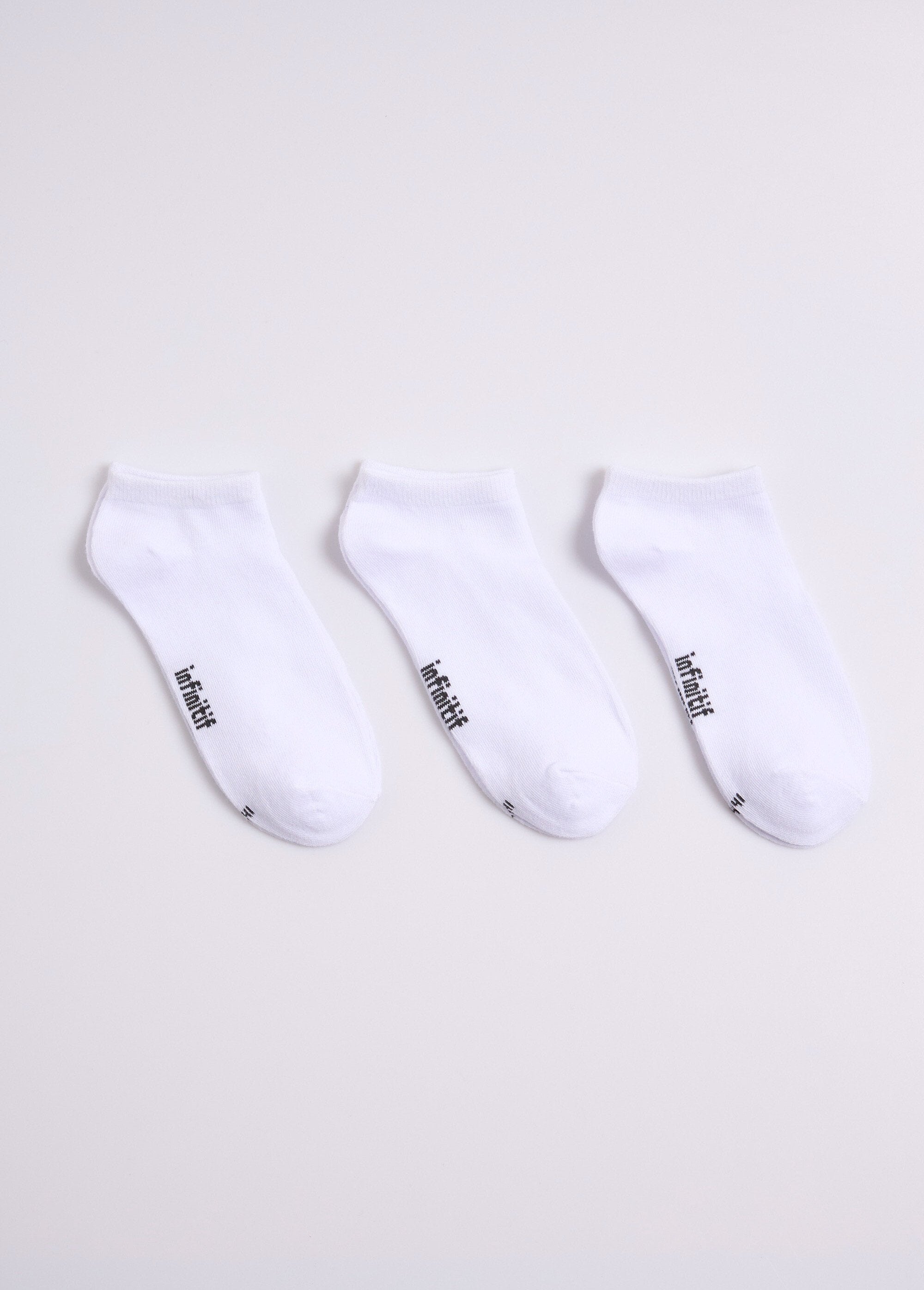 Calcetines_lisos_ricos_en_algodón_Blanco,_Blanca_DE1_slim