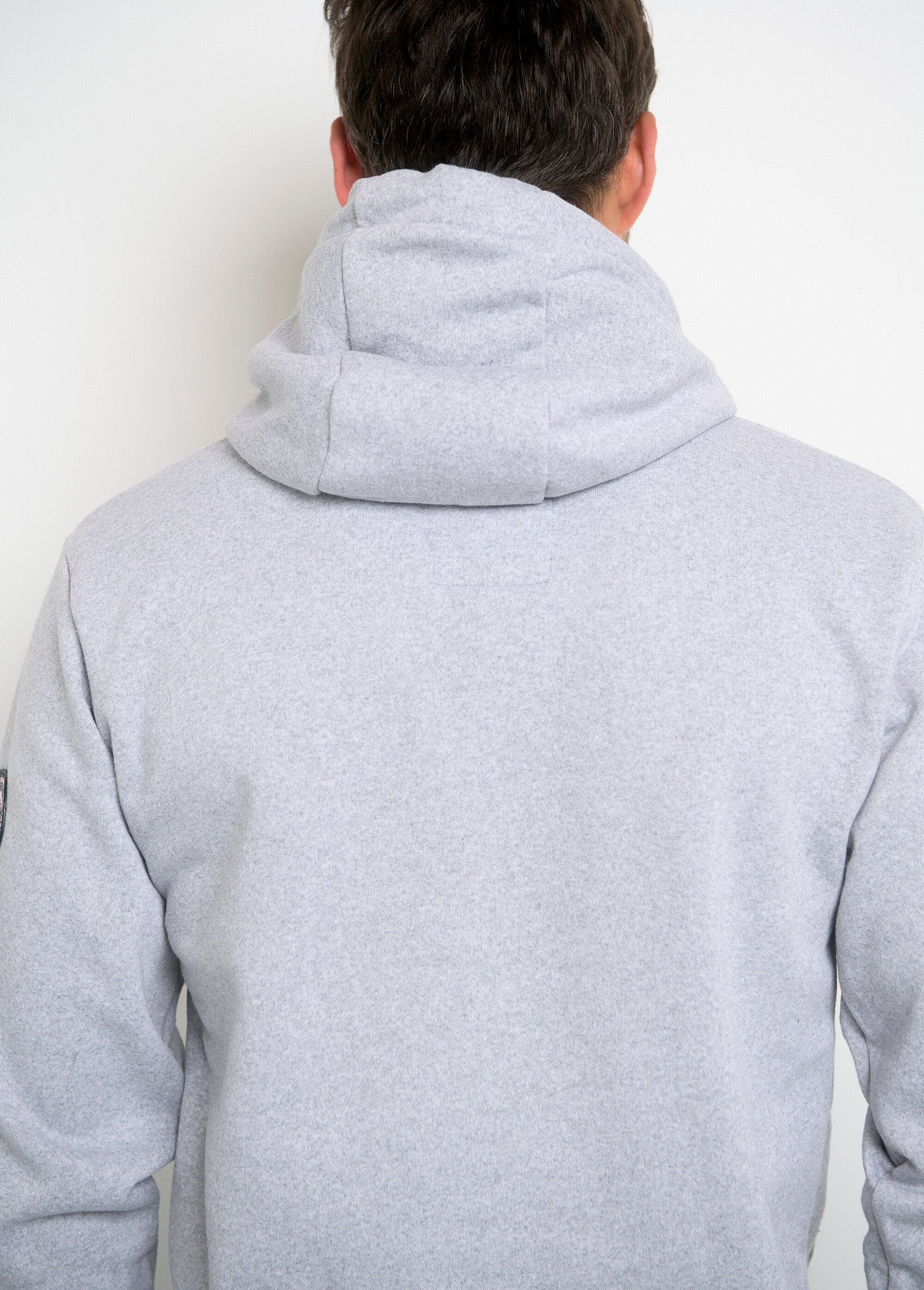 Sudadera_con_capucha_y_bolsillo_canguro_Gris_mixto_DO2_slim