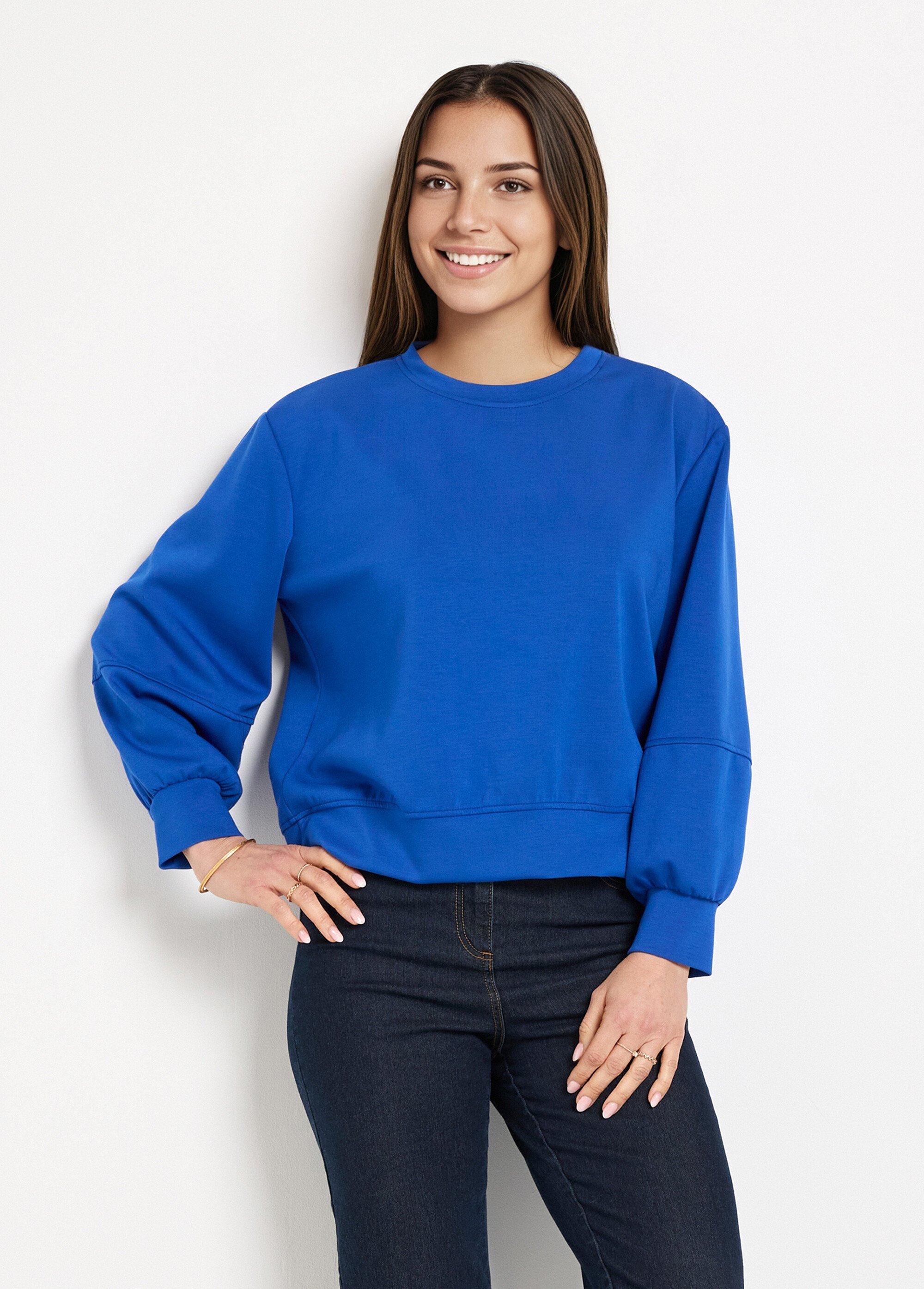 Sudadera_corta_de_cuello_redondo_de_punto_suave_azul_brillante_FA1_slim