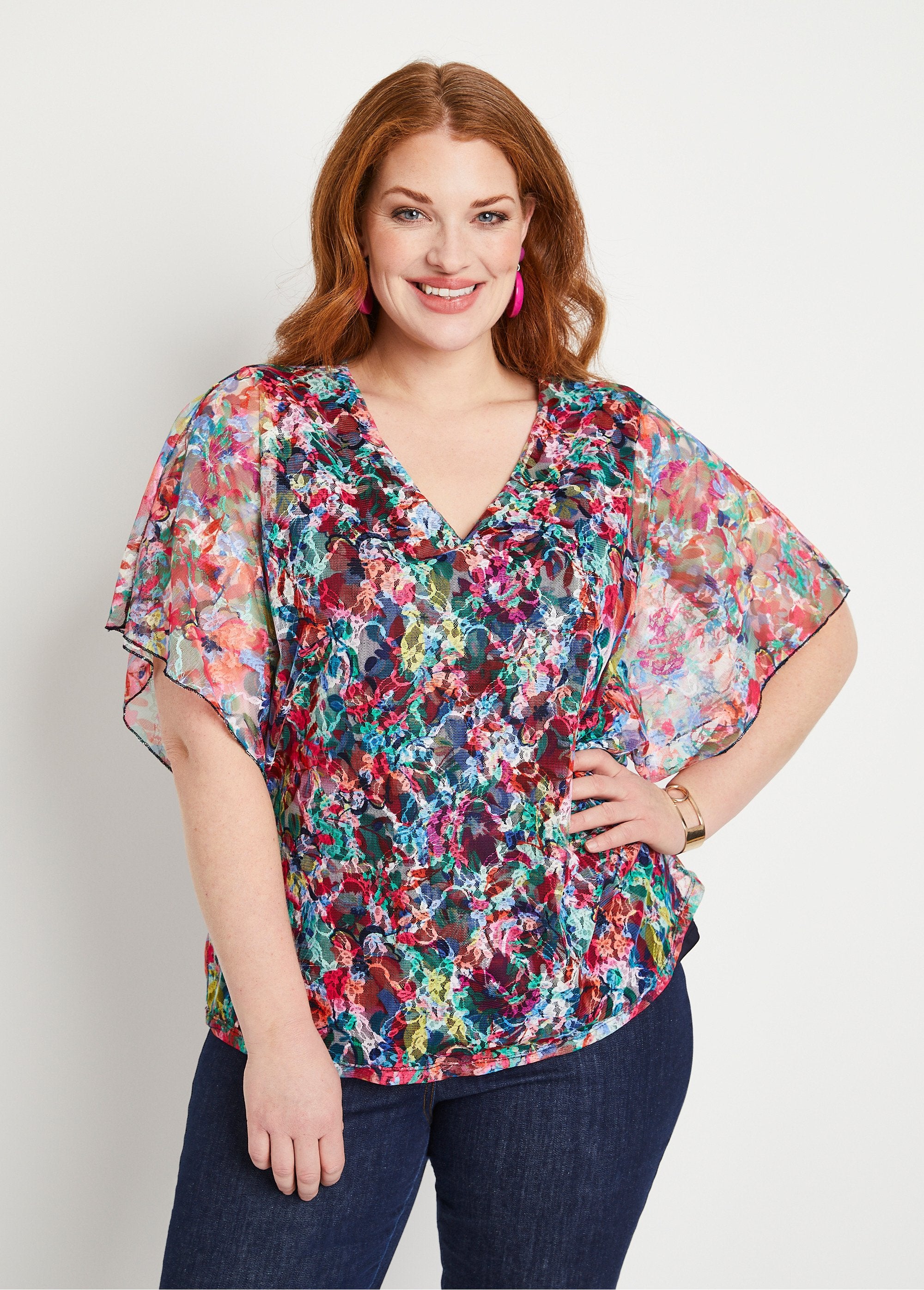 Camiseta_corta_encaje_floral_fucsia_y_azul_FA1_curvy