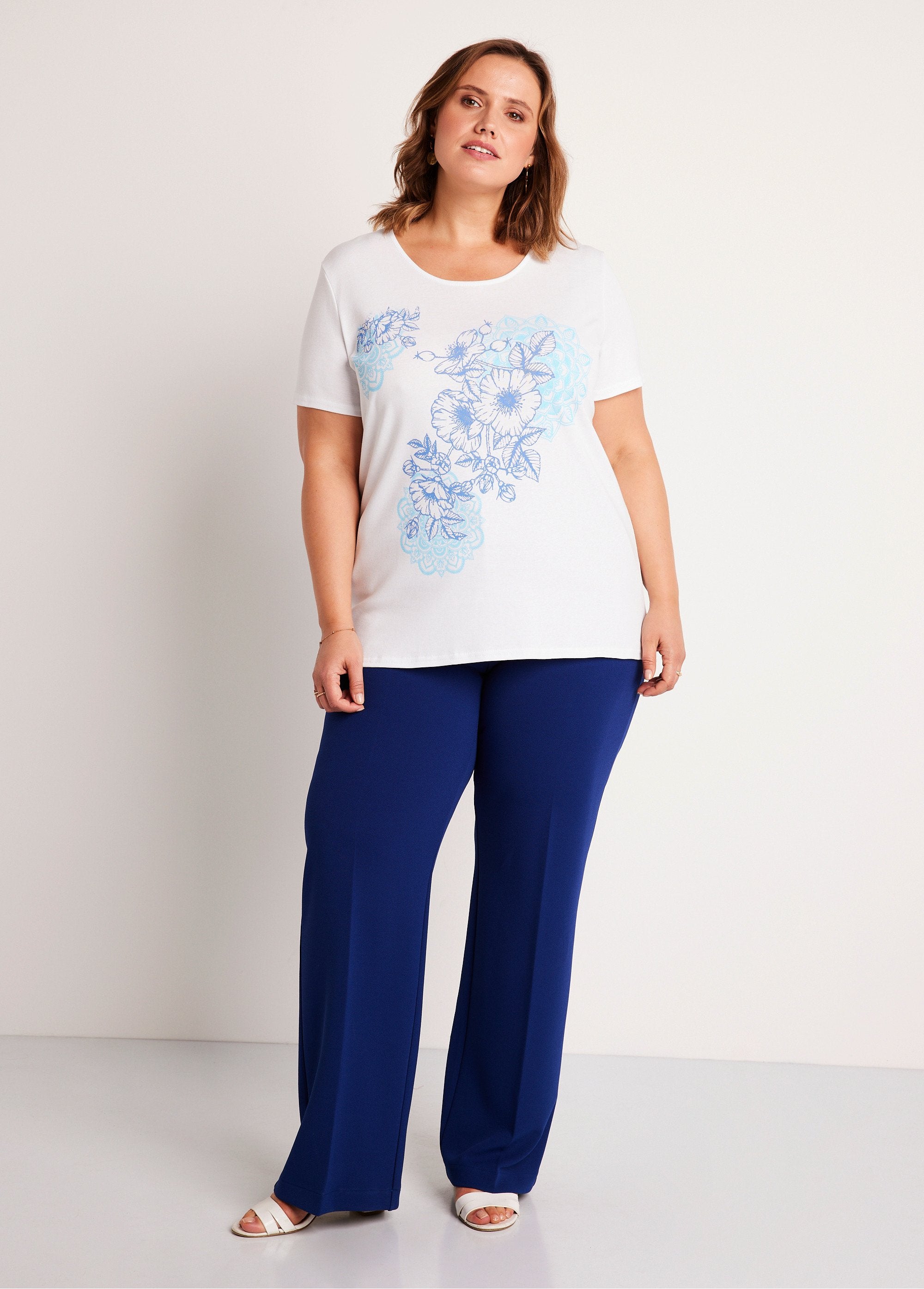 Camiseta_larga_estampada_Blanco,_Blanca_SF1_curvy