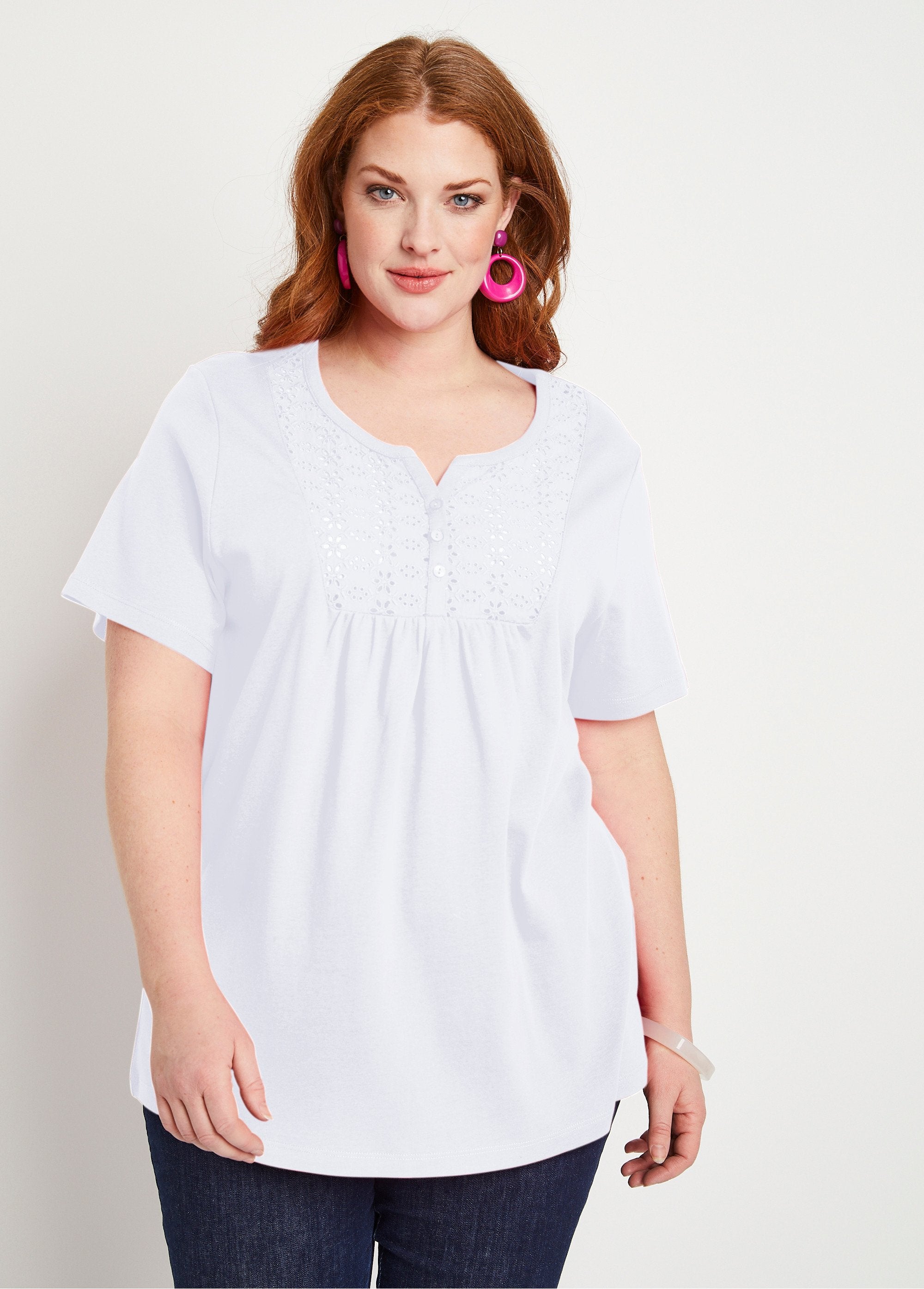 Camiseta_larga_abotonada_con_bordado_inglés_Blanco,_Blanca_FA1_curvy