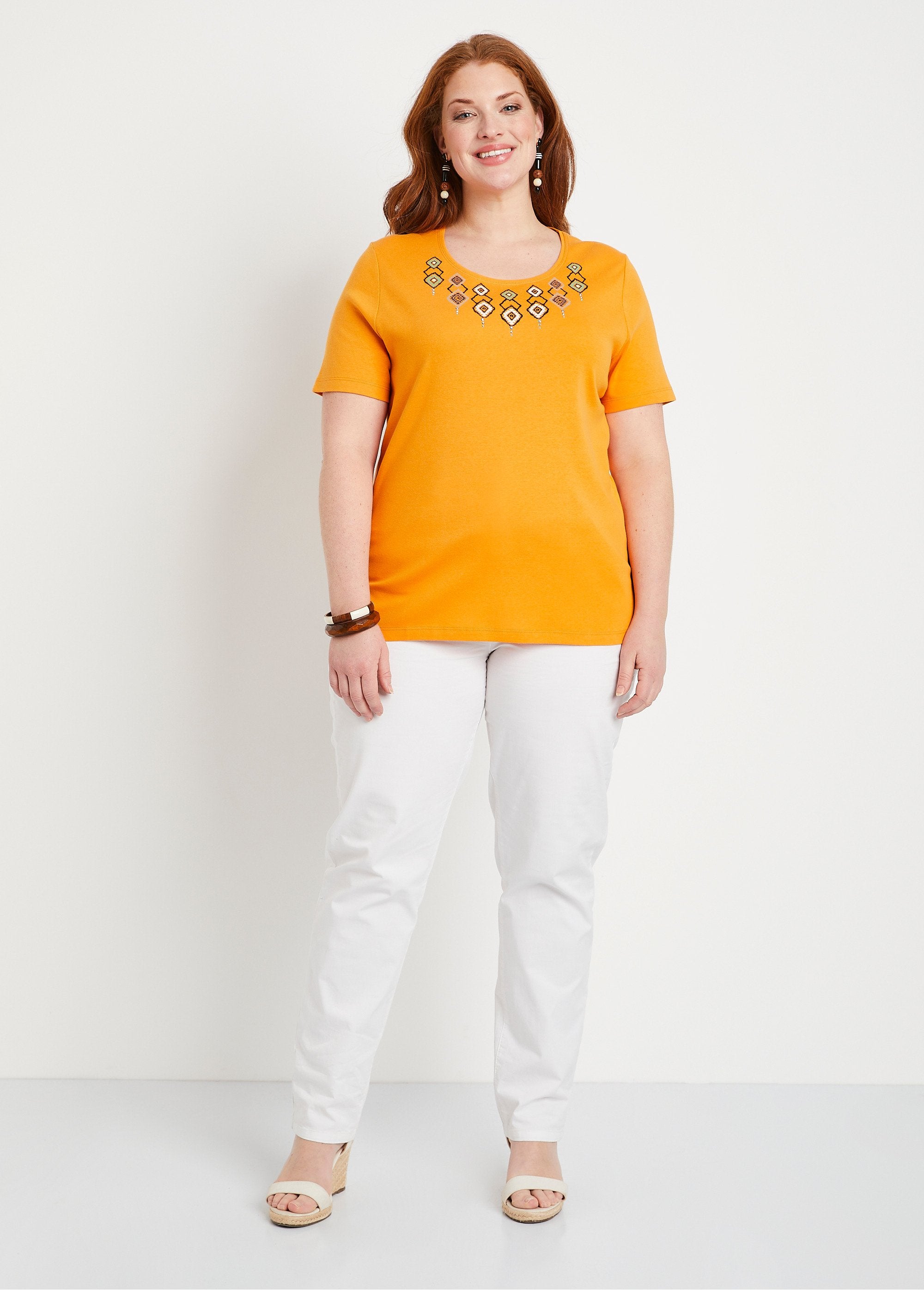 Camiseta_larga_de_manga_corta_Ocre_SF1_curvy