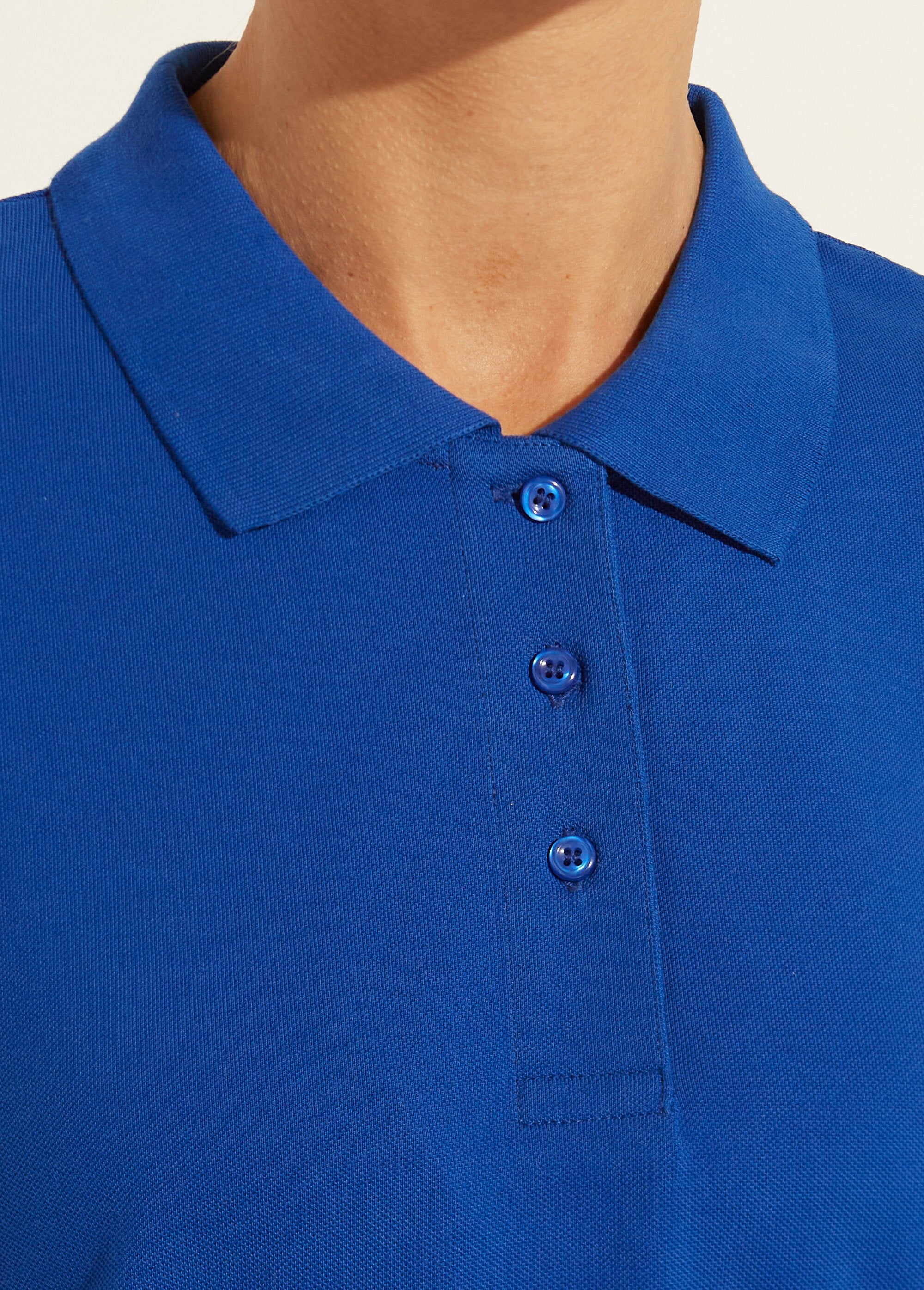 Camiseta_de_punto_de_piqué_de_algodón_con_cuello_tipo_polo_azul_duro_DE1_slim
