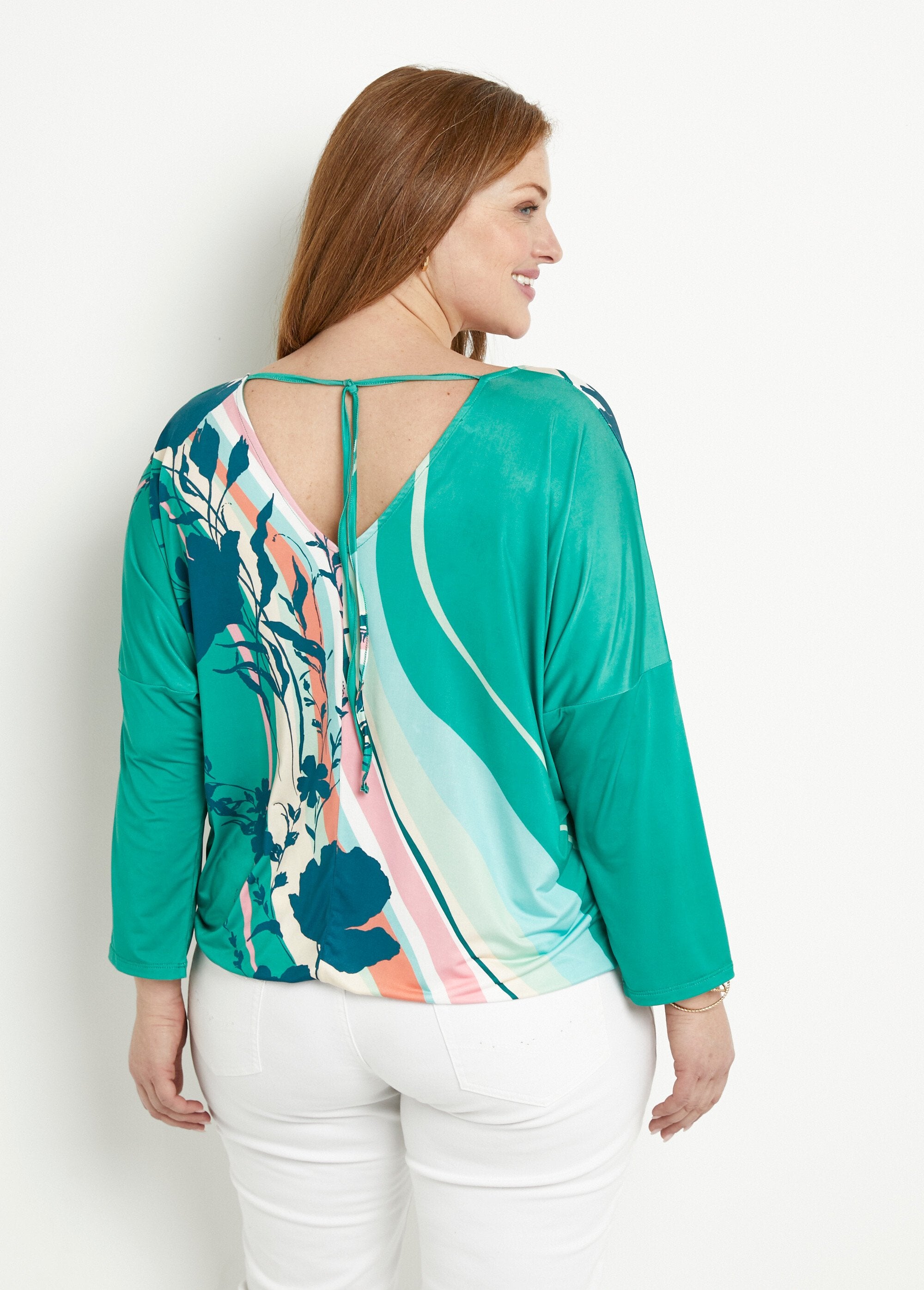 Camiseta_blusa_estampada_de_manga_3/4_verde_y_rosa_DO1_curvy