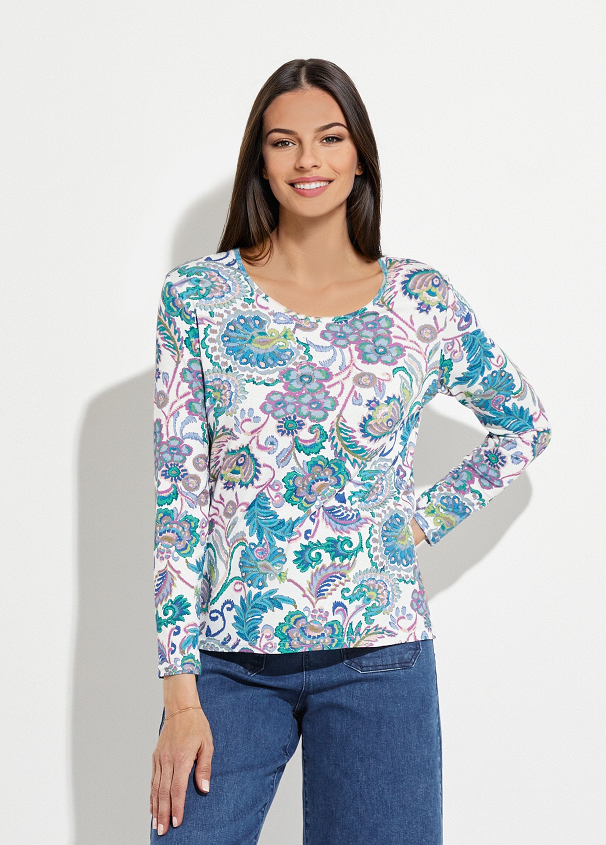 Camiseta_de_manga_larga_con_estampado_pastel_fondo_crudo_FA1_slim