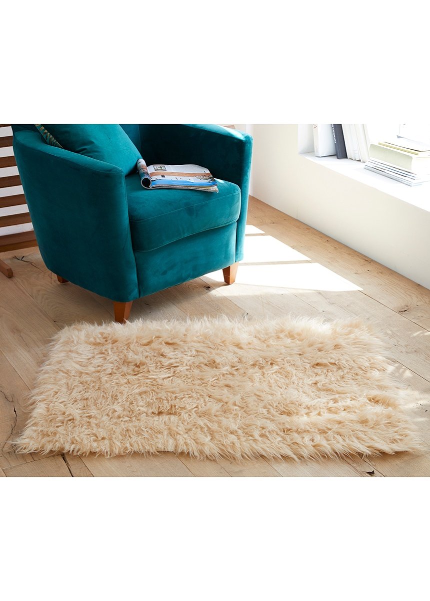 Alfombra_decorativa_de_pelo_alto_Beige_FA1_slim