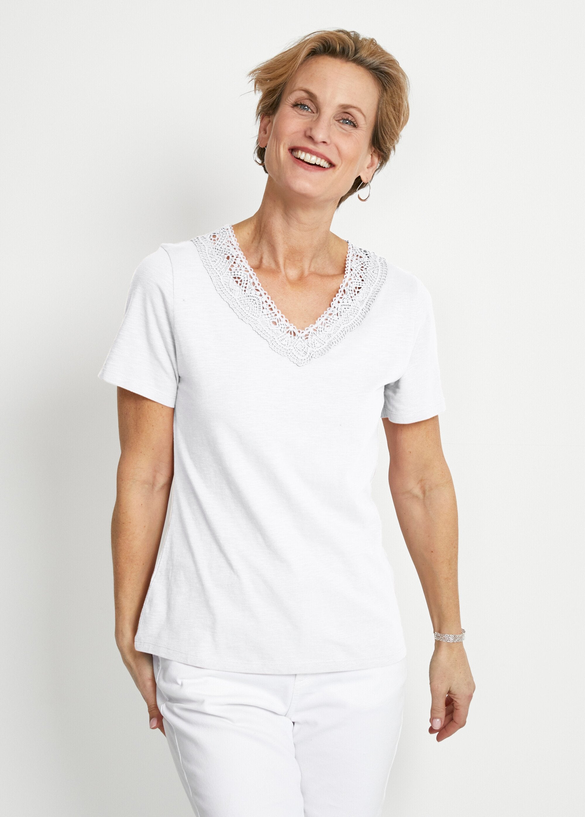 Camiseta_de_manga_corta_de_algodón_y_macramé_Blanco,_Blanca_FA1_slim