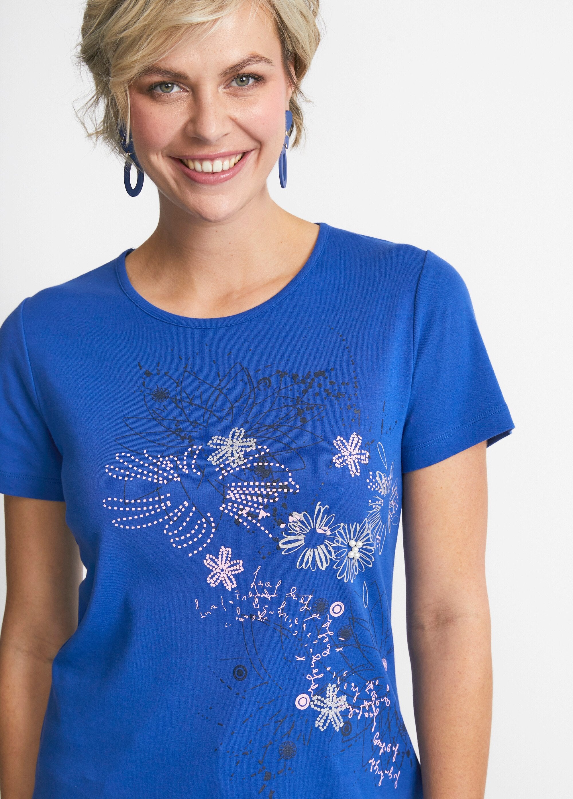 Camiseta_larga_de_estampado_floral_con_aberturas_laterales_Azul_DE1_slim