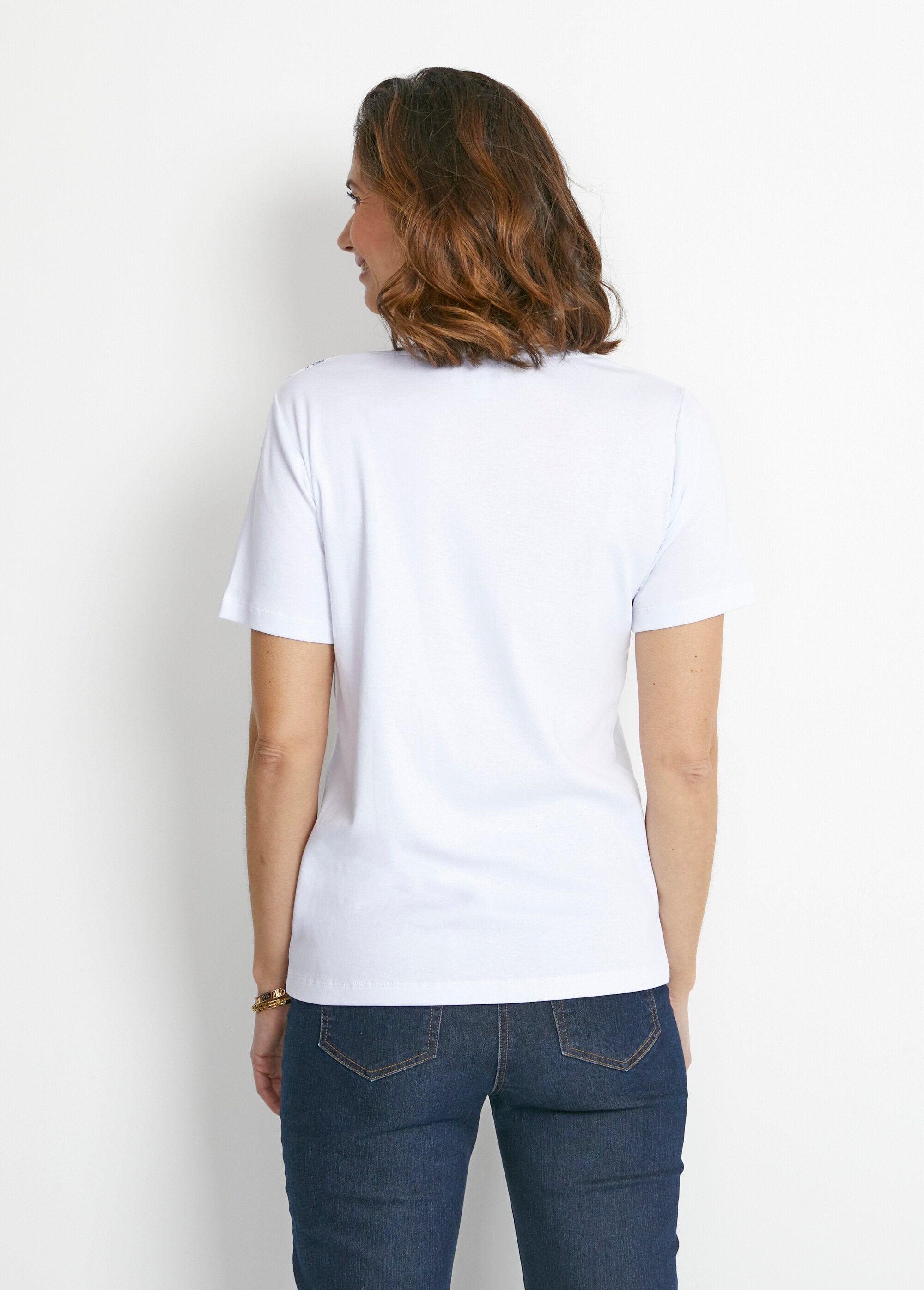 Camiseta_de_manga_corta_con_cuello_estampado_de_tachuelas_Blanco,_Blanca_DO1_slim