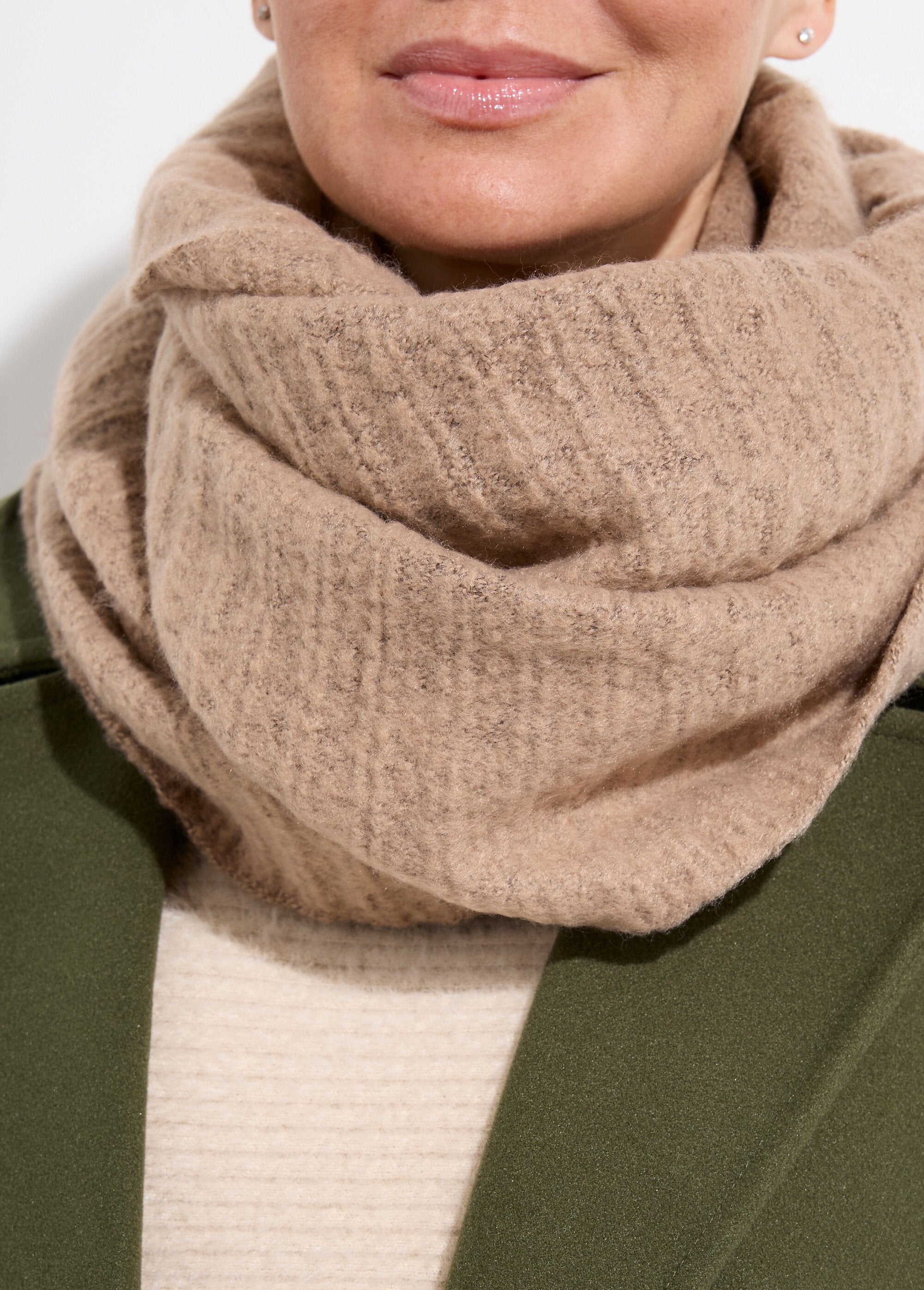 Tour_de_cous_snood_en_maille_mousseuse_Taupe_DE1_slim