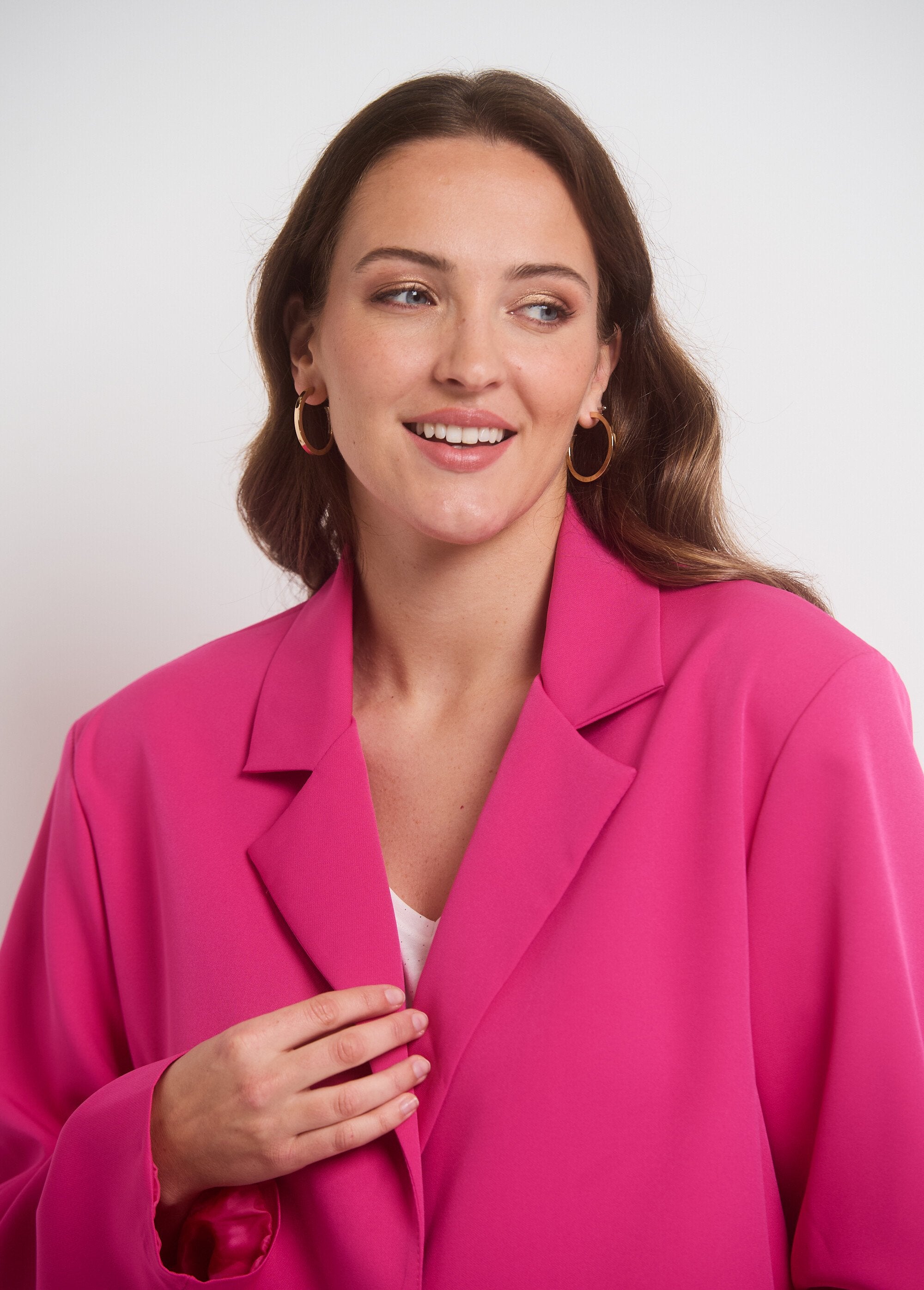 Chaqueta_blazer_fluida_con_cuello_sastre_Fucsia_DE1_curvy