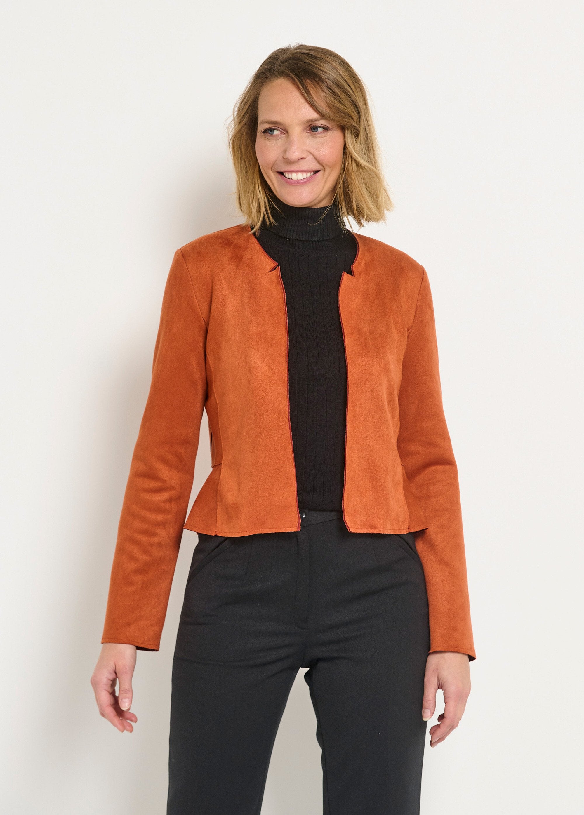 Chaqueta_corta_con_peplum_de_ante_Óxido_FA1_slim