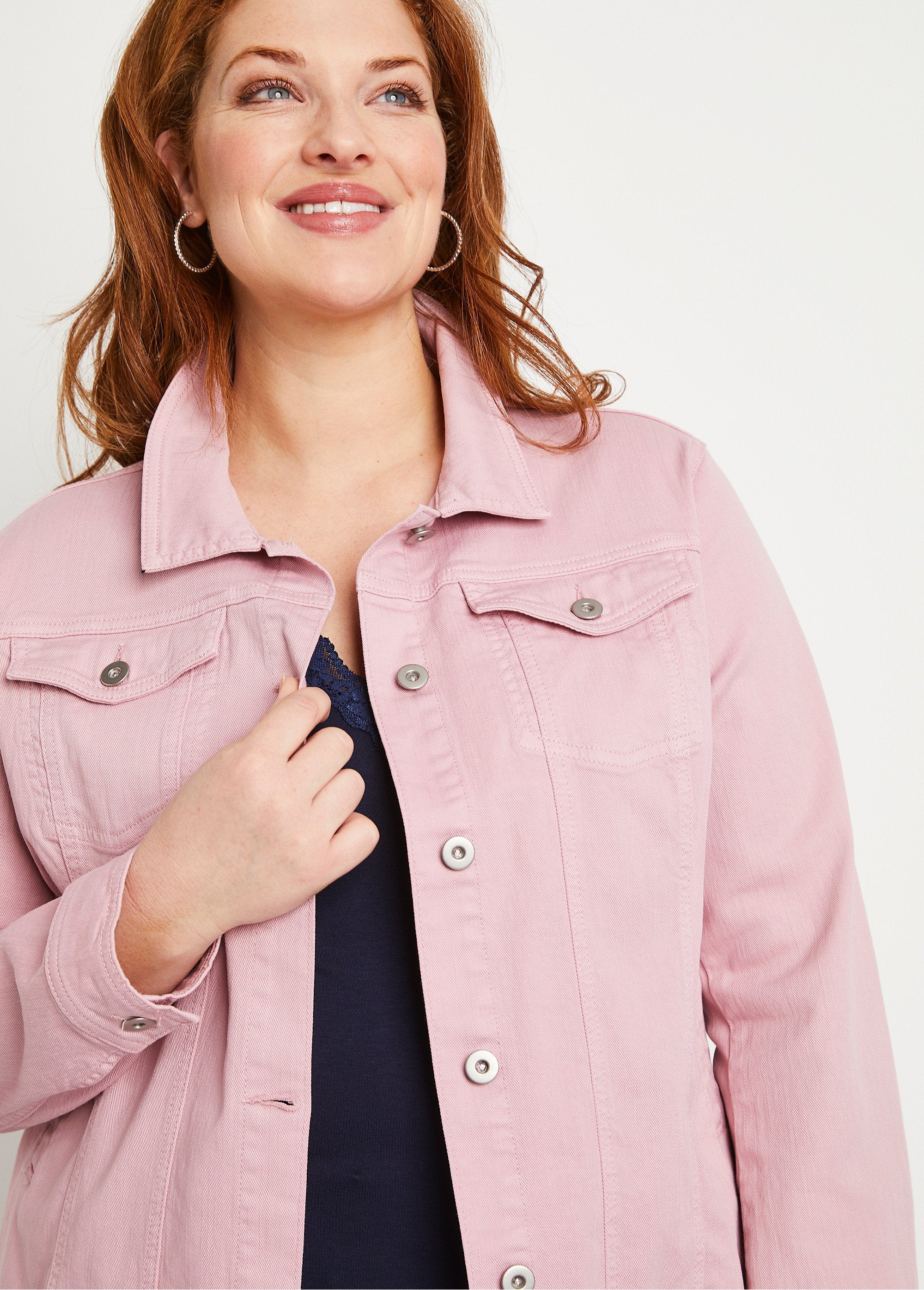 Chaqueta_vaquera_recta_con_botones_Rosa_DE1_curvy