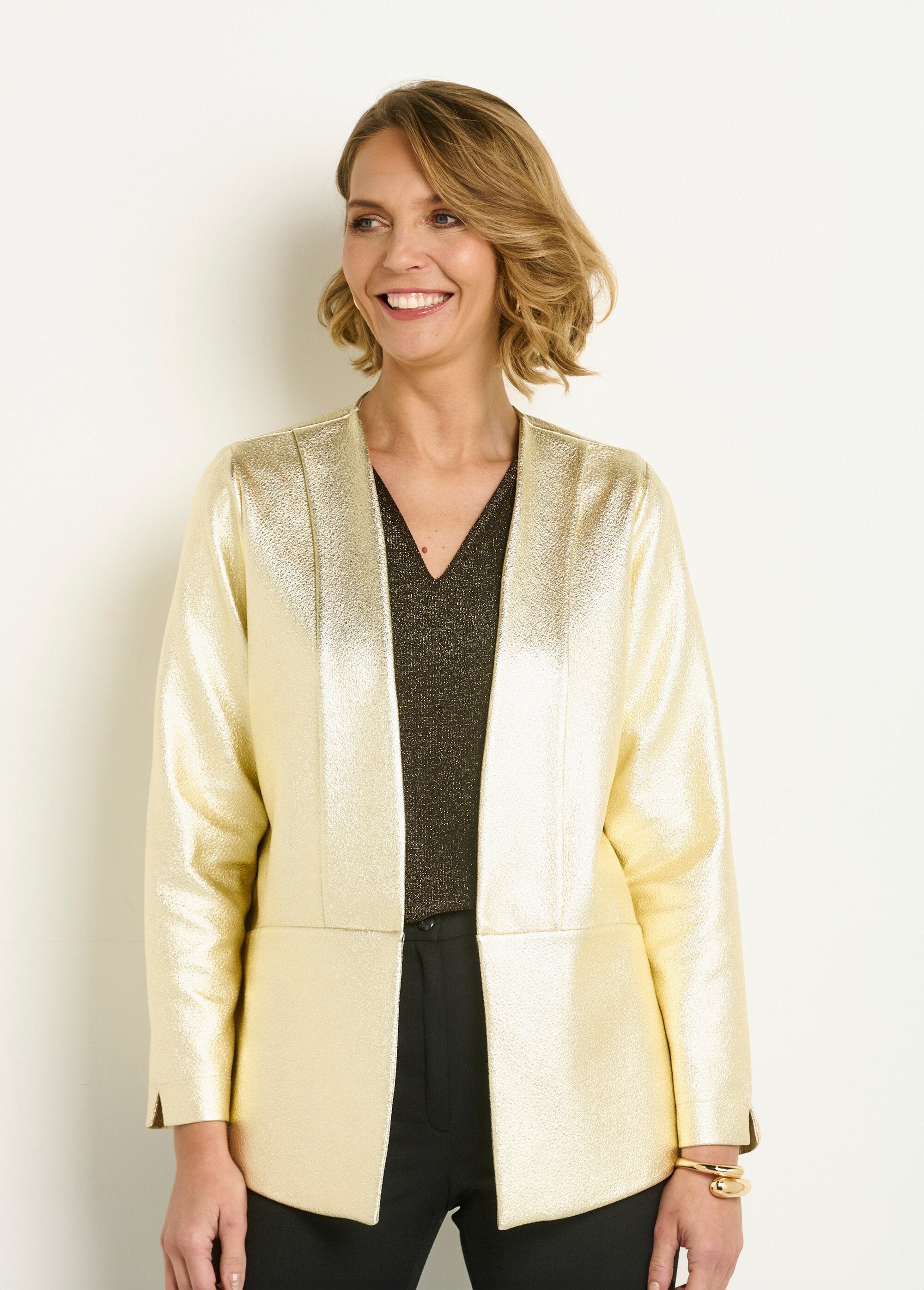 Chaqueta_blazer_metalizada_de_borde_a_borde_Dorado_FA1_slim